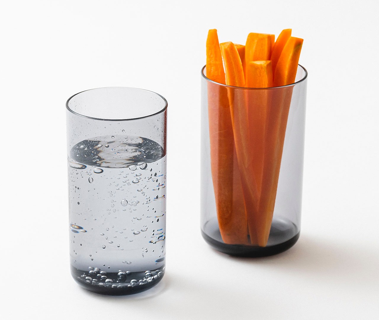 product design，Simple design，Upside-Downside drinking utensils，Aesthetic design，Tritan copolyester，children，outdoors，