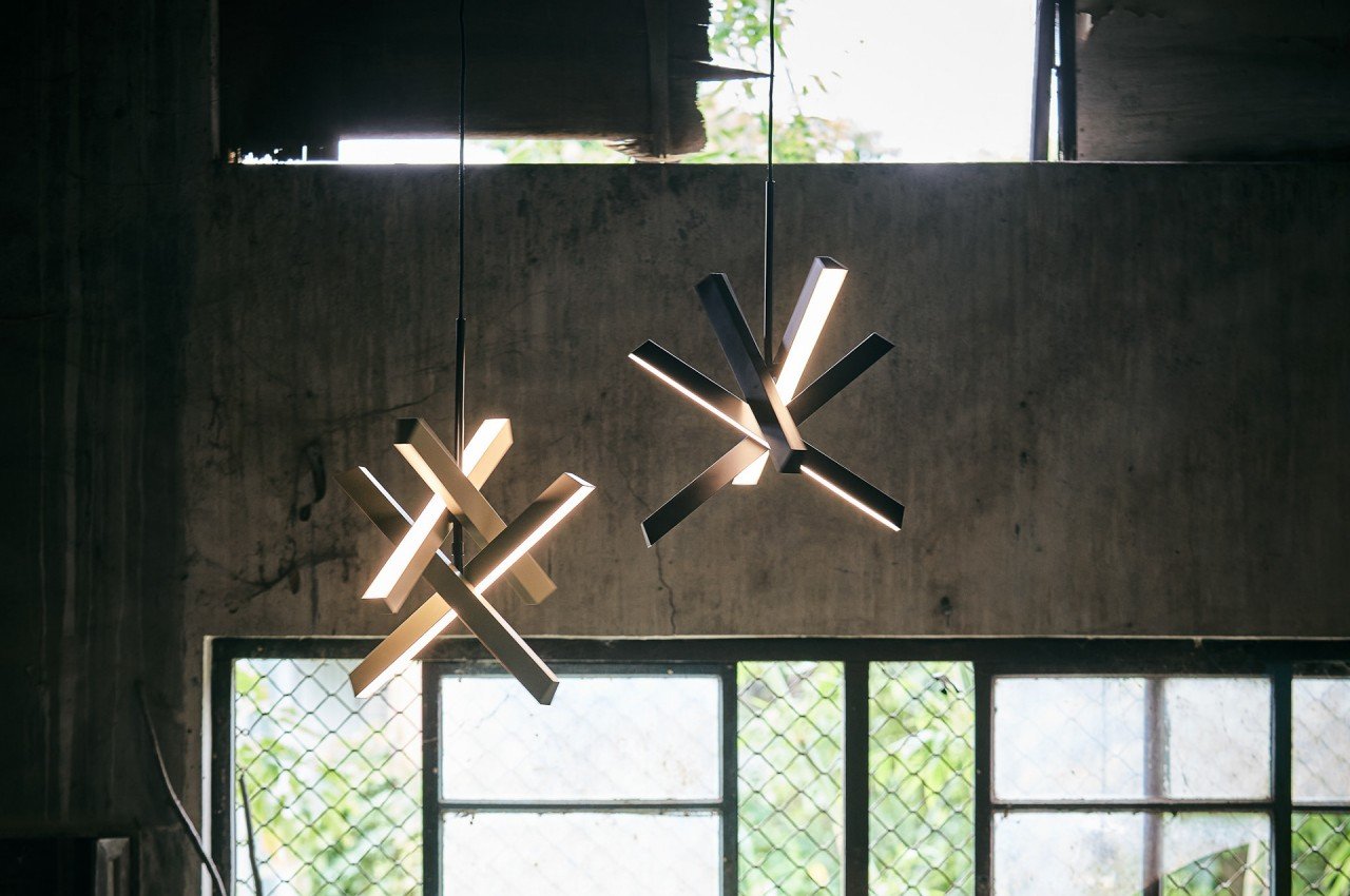 Huan-Rou Chang，a chandelier，product design，Aesthetic design，Configurable art decoration，KONNECT chandelier，Movable design，