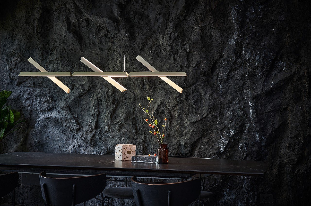 Huan-Rou Chang，a chandelier，product design，Aesthetic design，Configurable art decoration，KONNECT chandelier，Movable design，