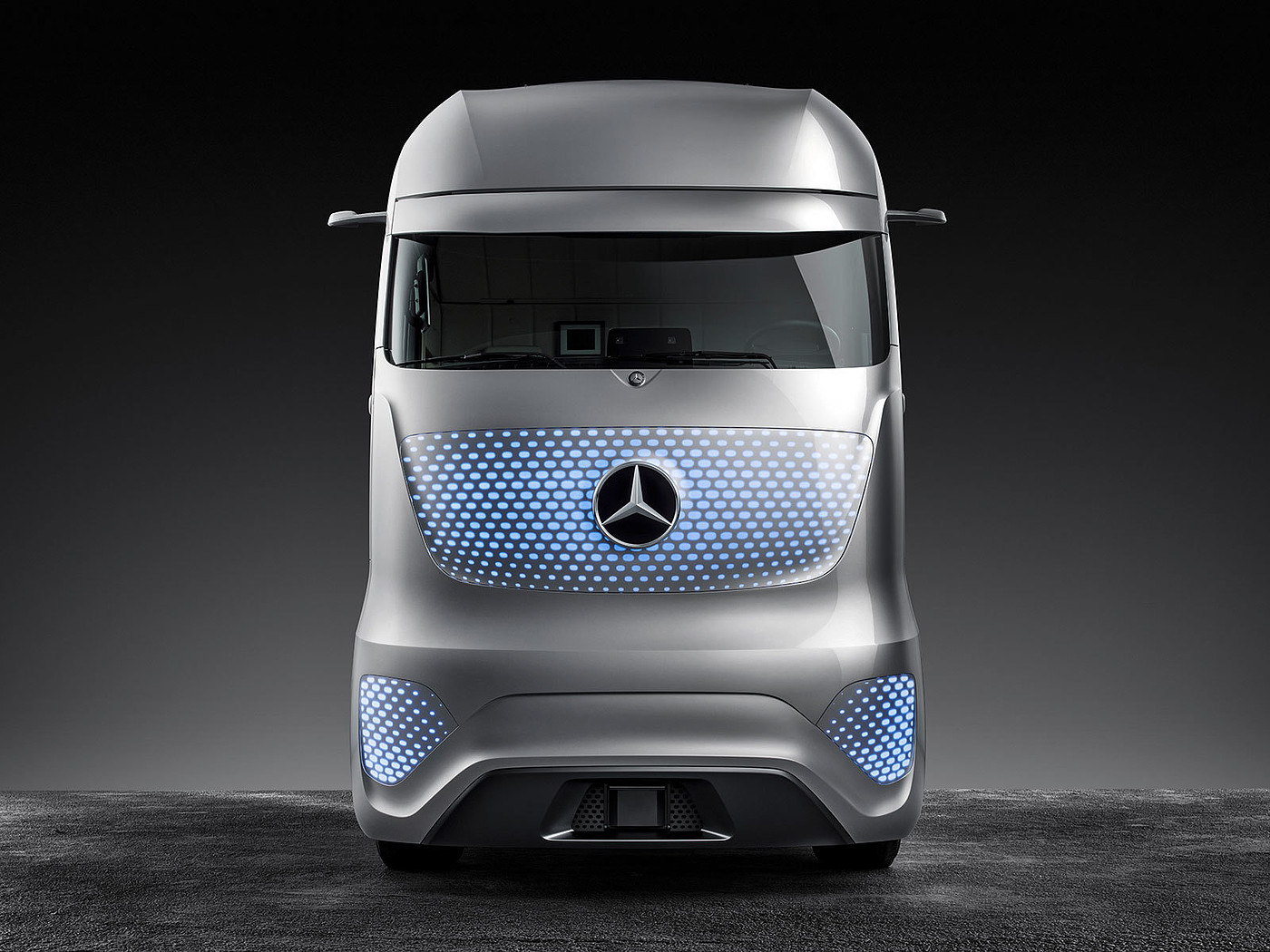 industrial design，vehicle，heavy industry，Mechanics，conceptual design，truck，Benz，