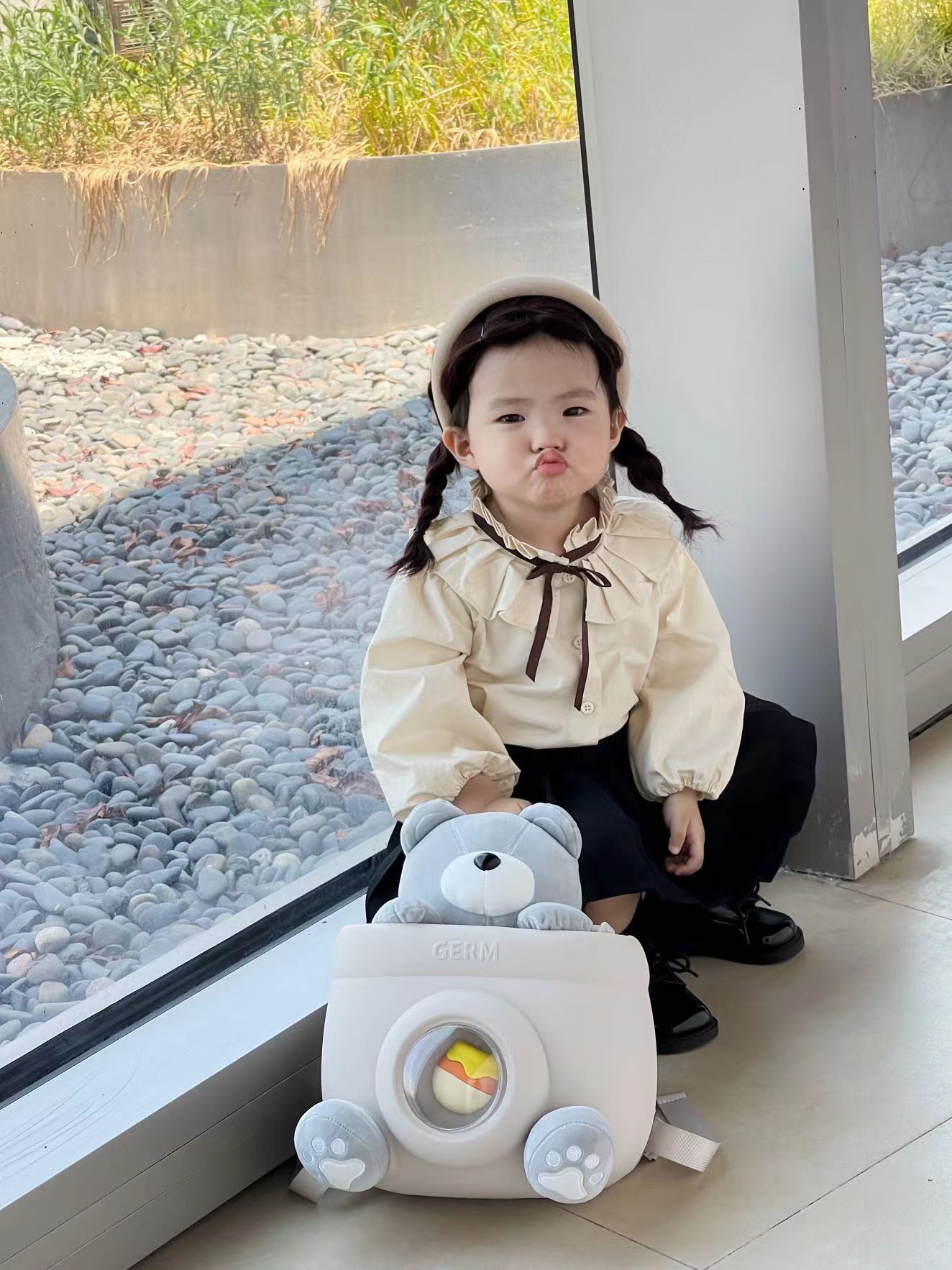 Children's schoolbag，