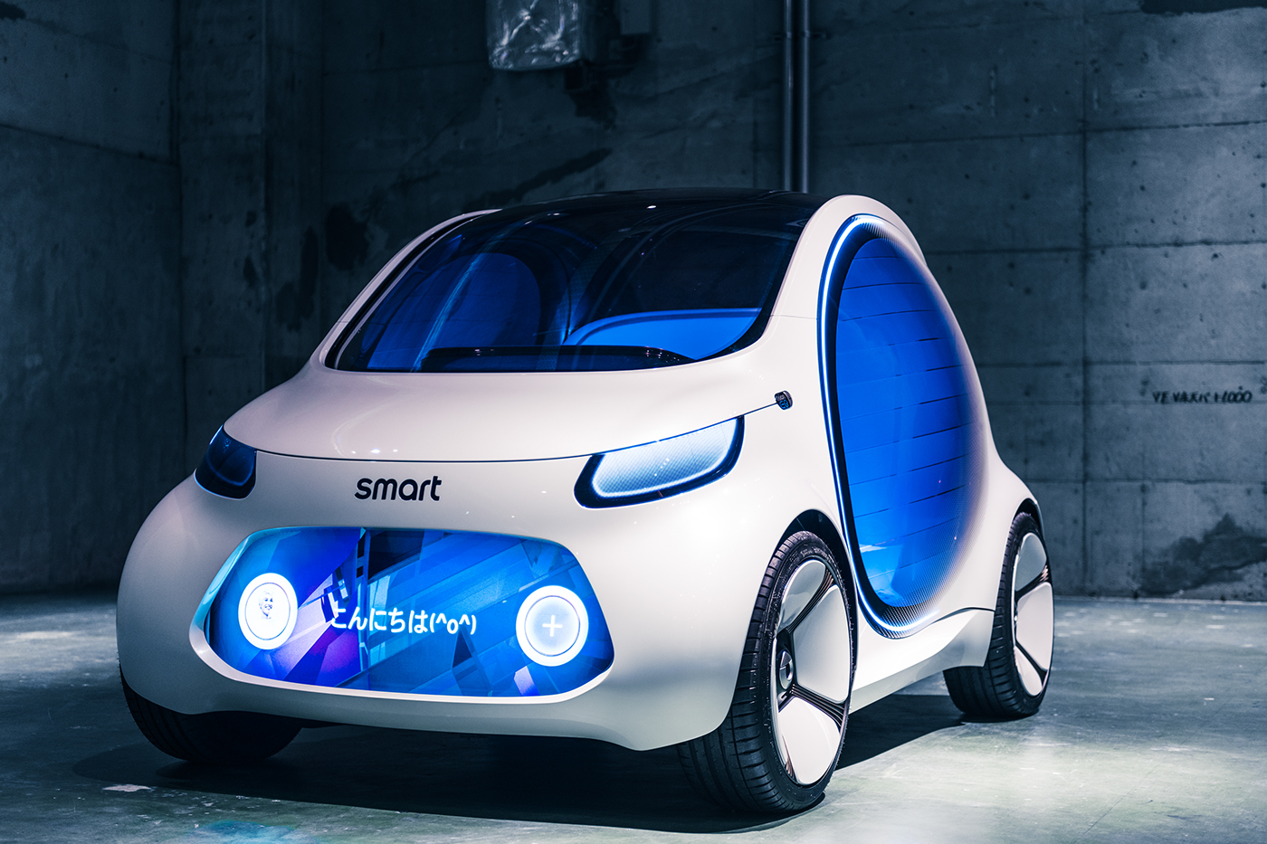 Smart Vision EQ，science fiction，Real car，surrealistic，