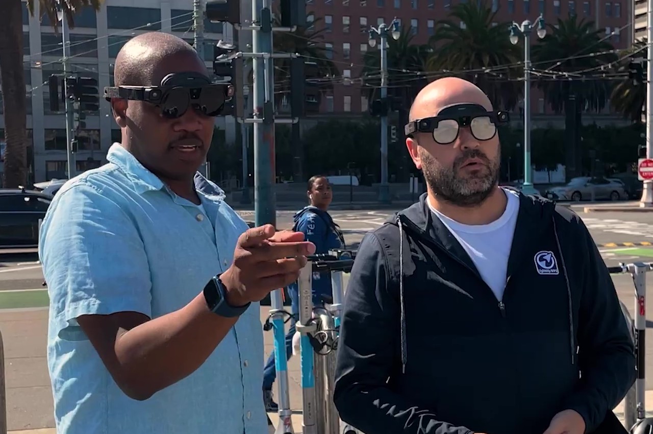 headset，POKEMON GO，NIANTIC LABS，Augmented reality，Ar glasses，Ar earphone，sporting facilities，Baokemeng，