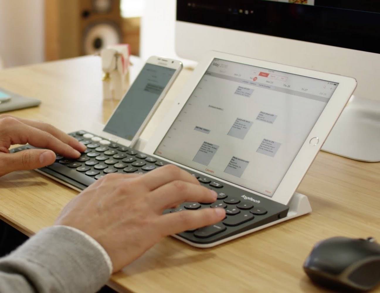 2017 red dot，Logitech k780，Bluetooth Keyboard，