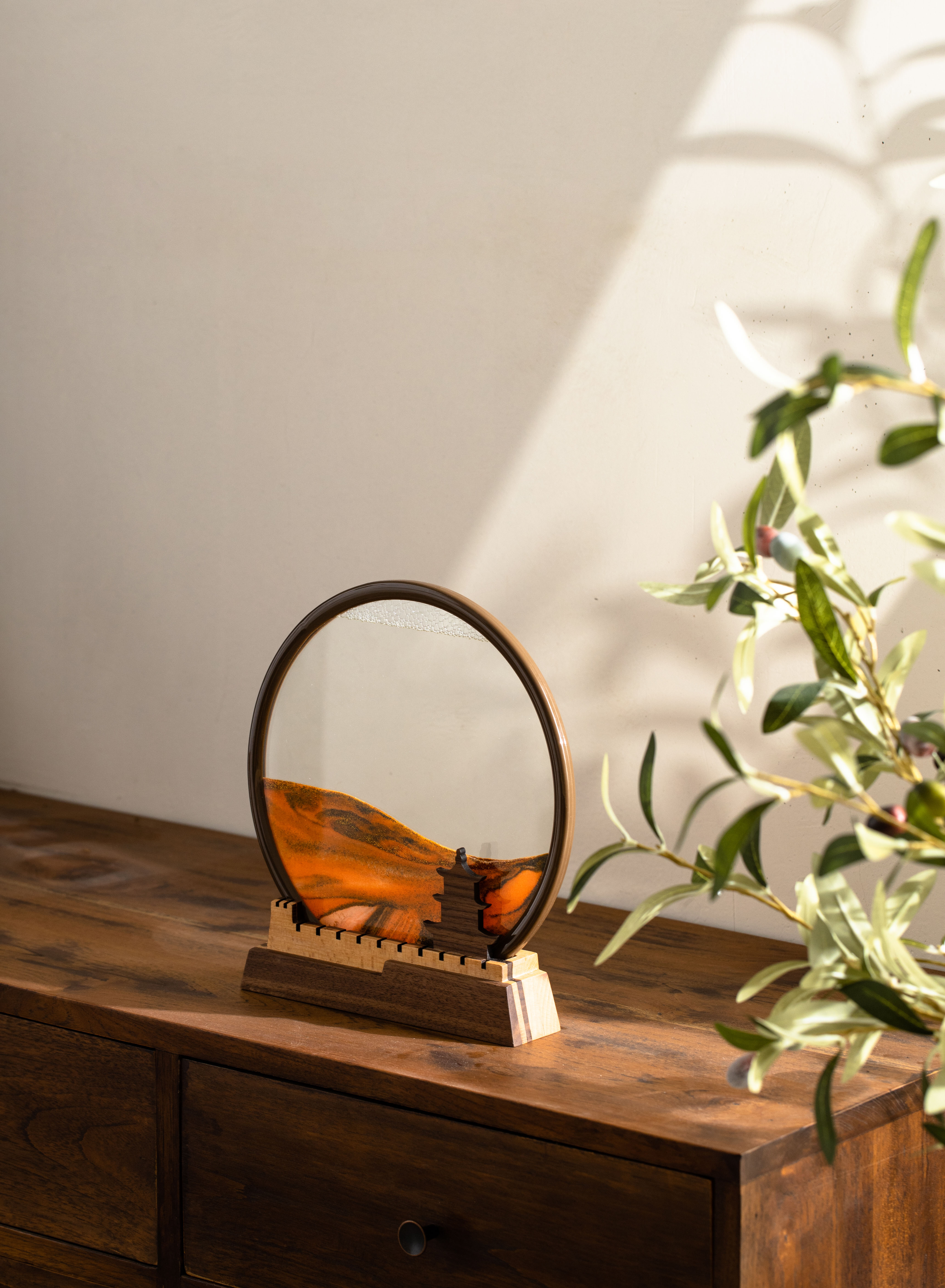 Sand painting，desert，hourglass，Red deer，