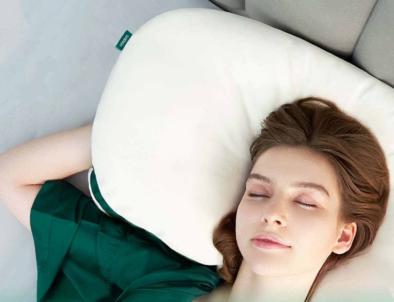 pillow，brace，down，Ergonomics，comfortable，