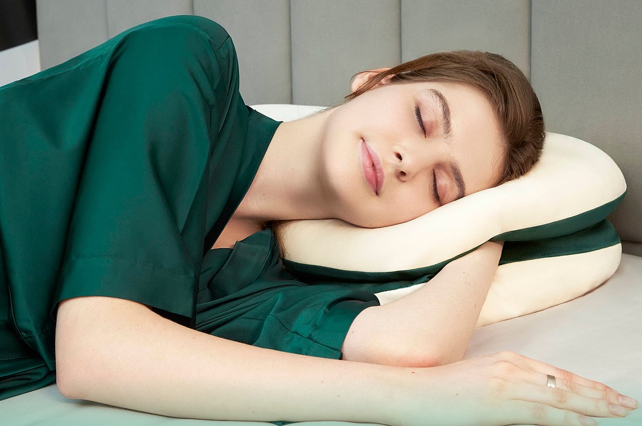 pillow，brace，down，Ergonomics，comfortable，