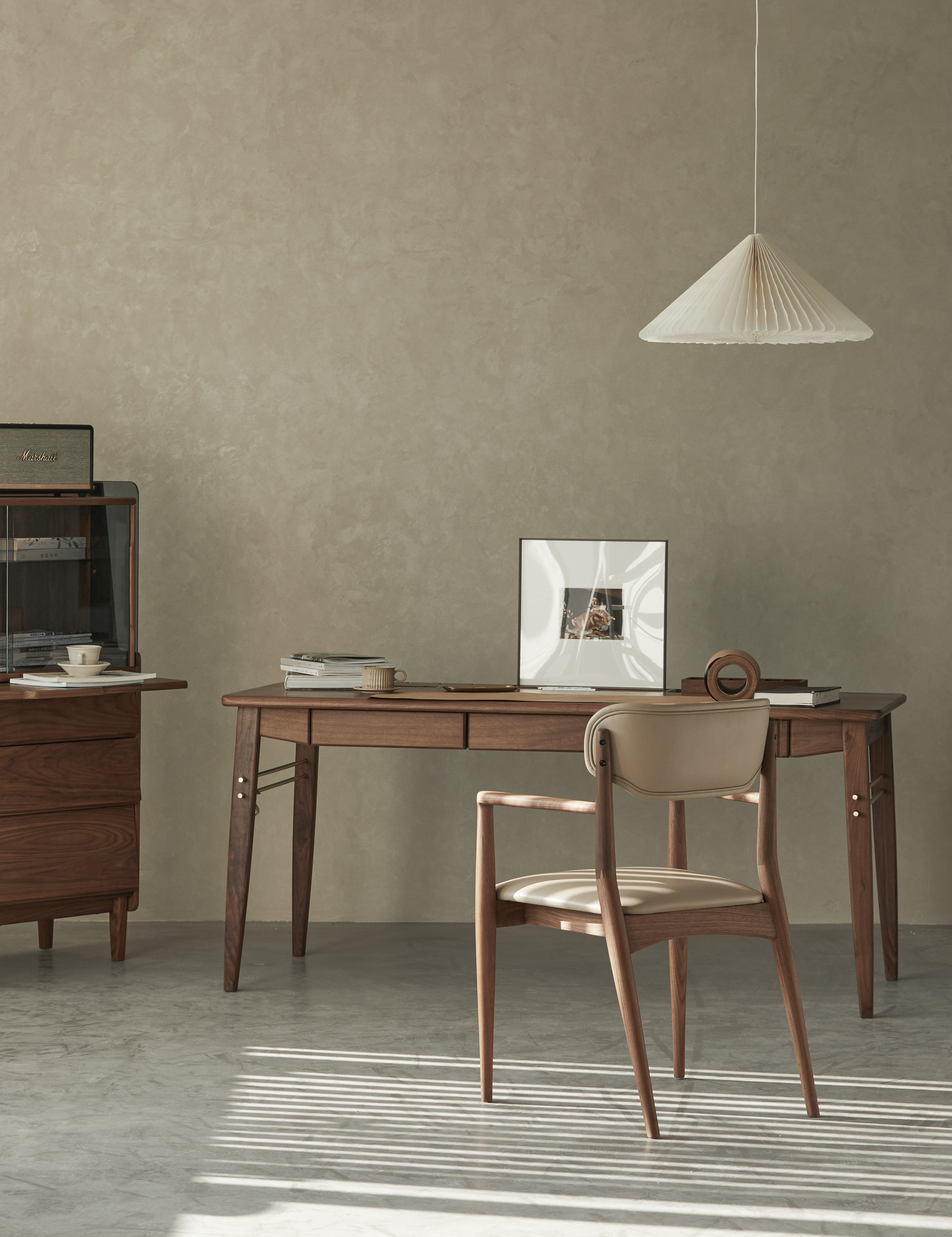 Black walnut furniture，Chair design，Solid wood furniture，