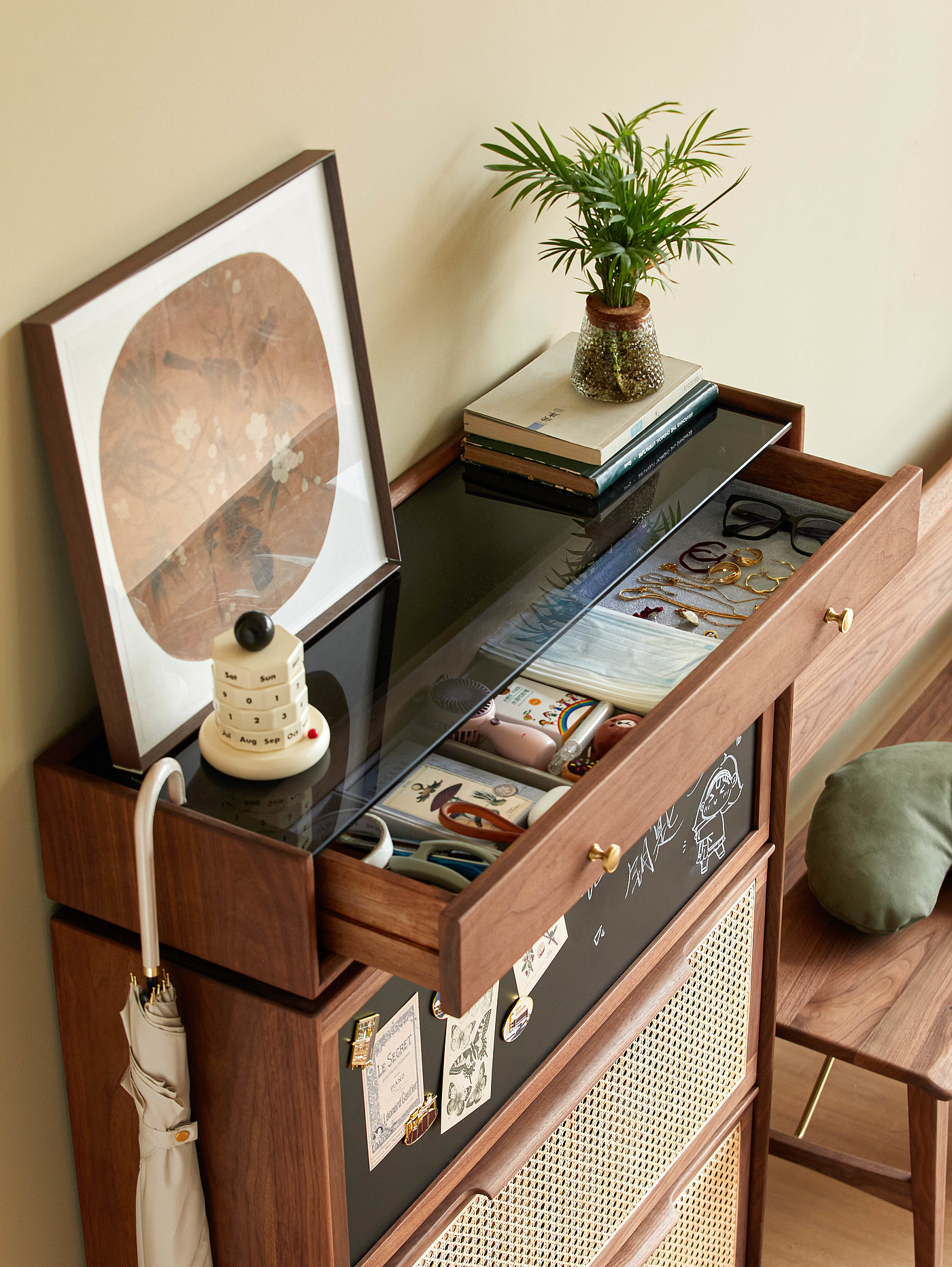 Shoe cabinet design，furniture design ，North American black walnut，Porch，