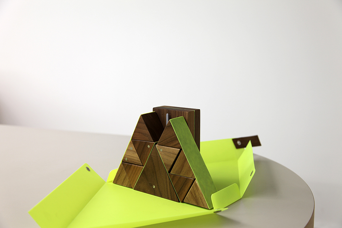 Receive，triangle，product design，woodiness，