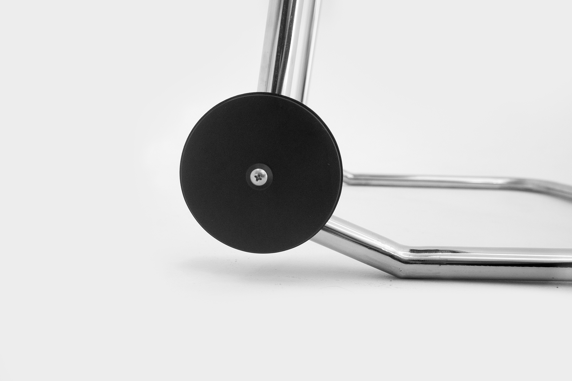 industrial design，product design，Exhibition design，Table，5°Table，