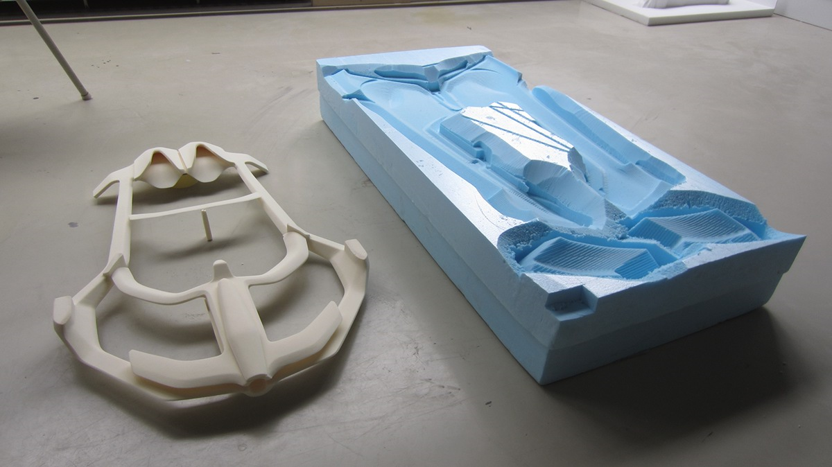 Benz，automobile，outdoors，motion，concept，