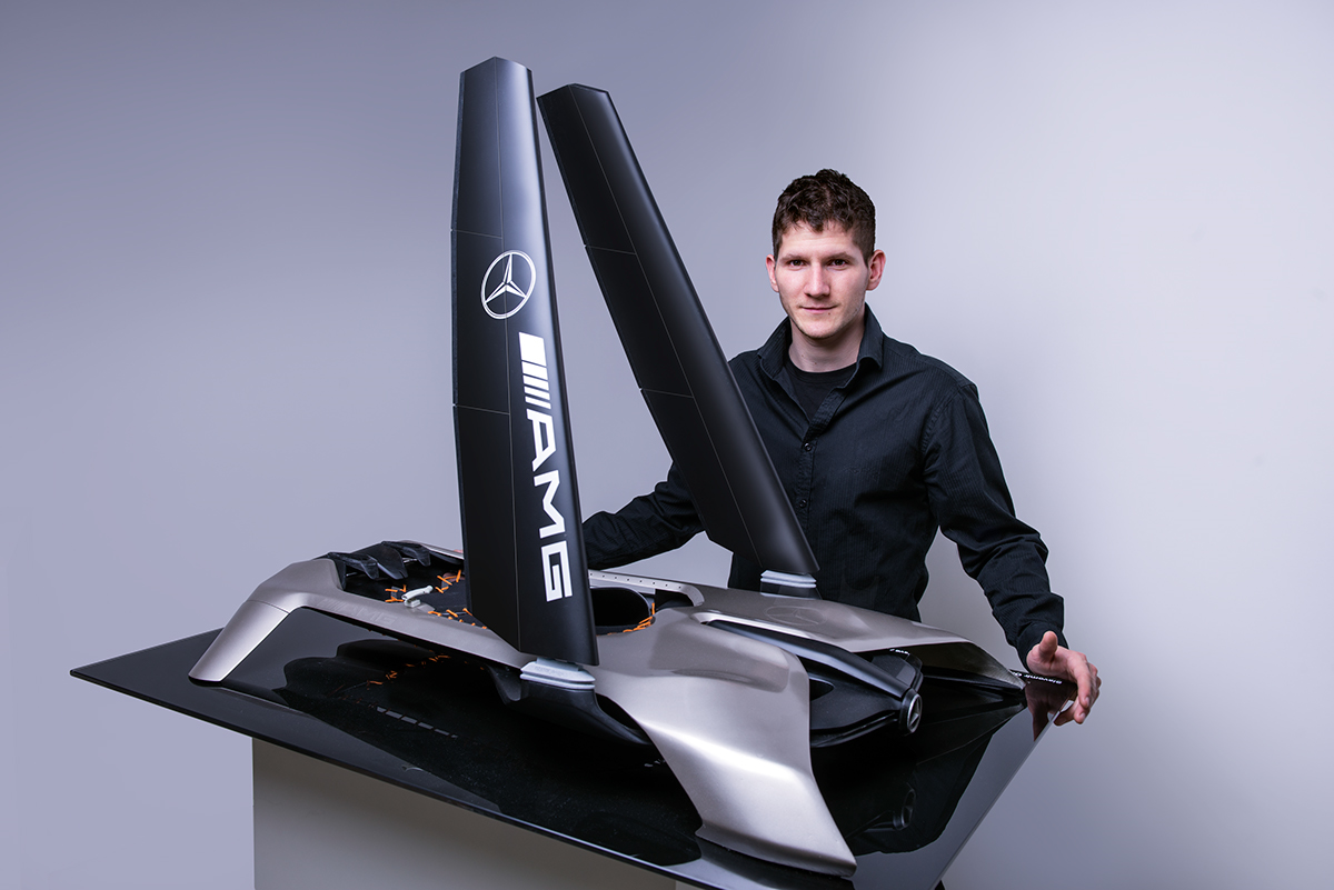 Benz，automobile，outdoors，motion，concept，