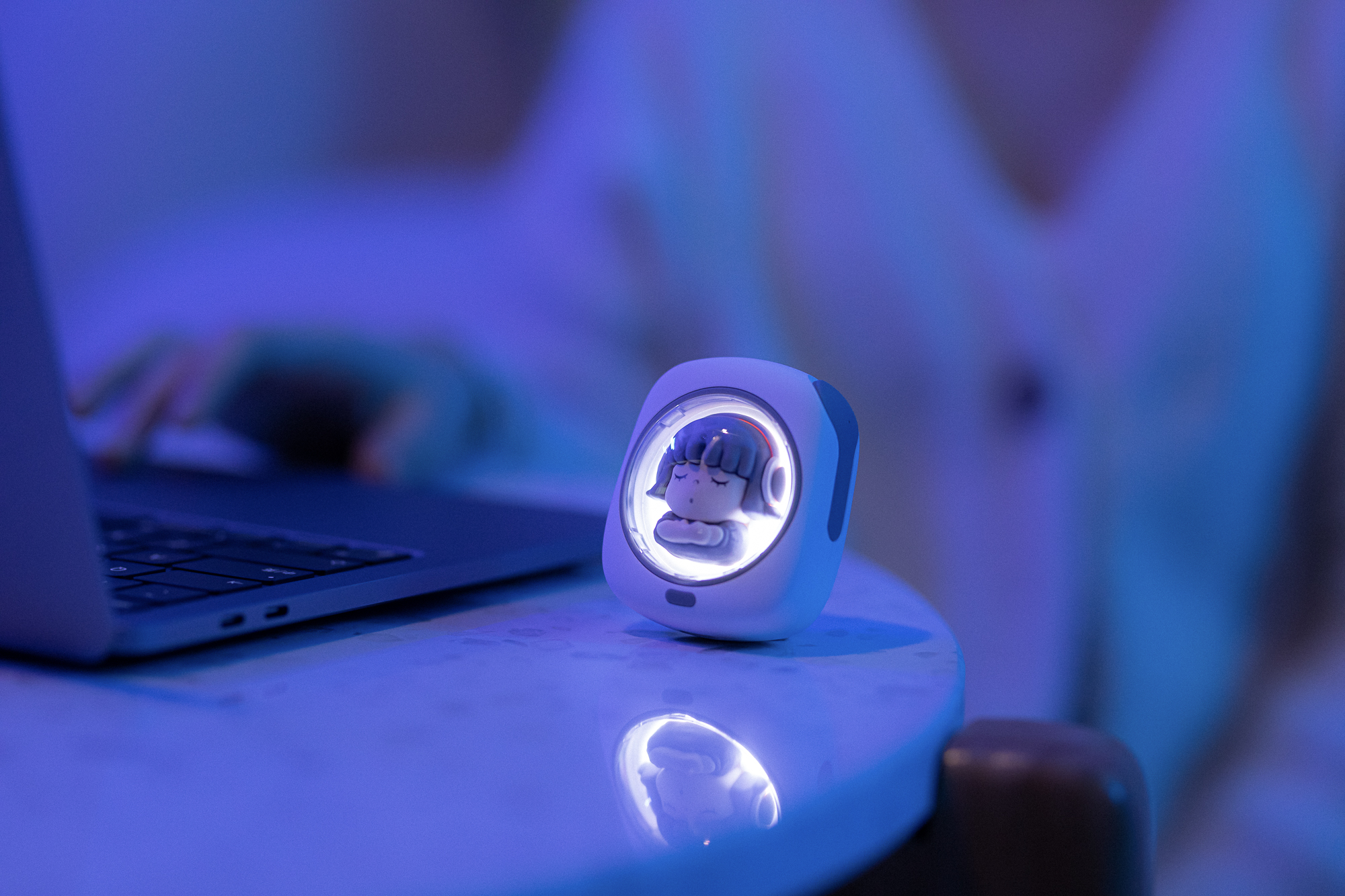 Doll，Bluetooth headset，headset，model，