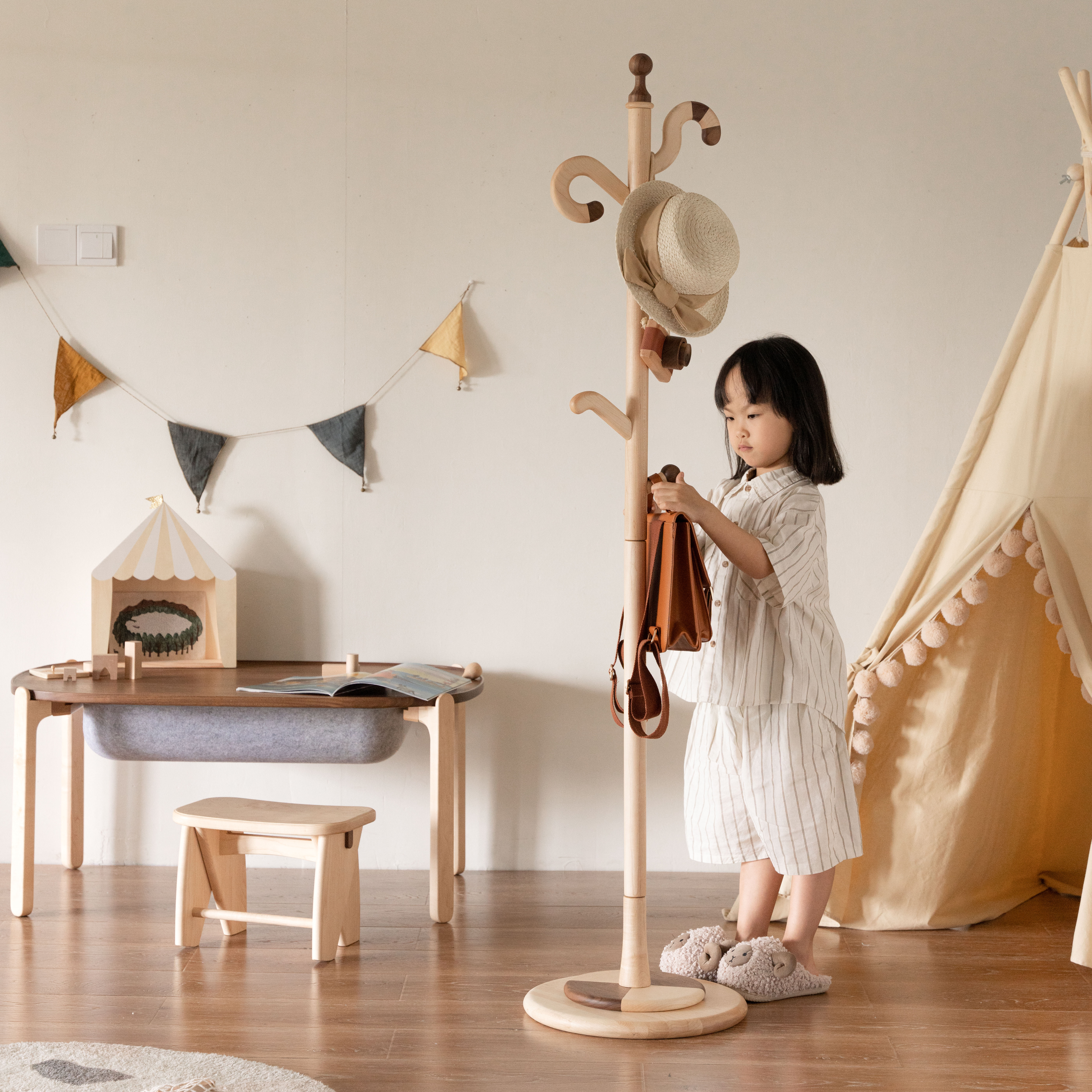 Children's furniture，furniture design ，Original design，coat hanger，