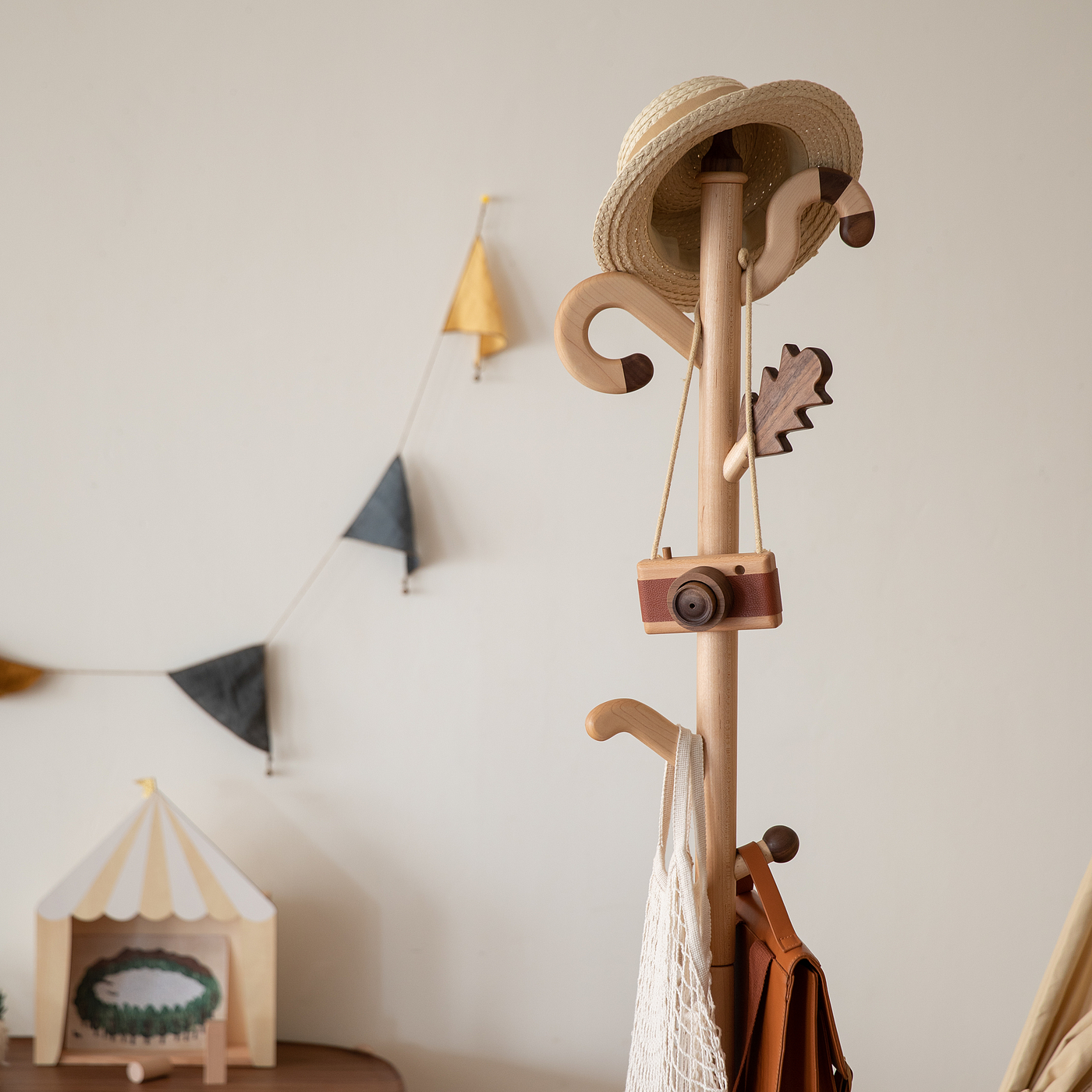 Children's furniture，furniture design ，Original design，coat hanger，