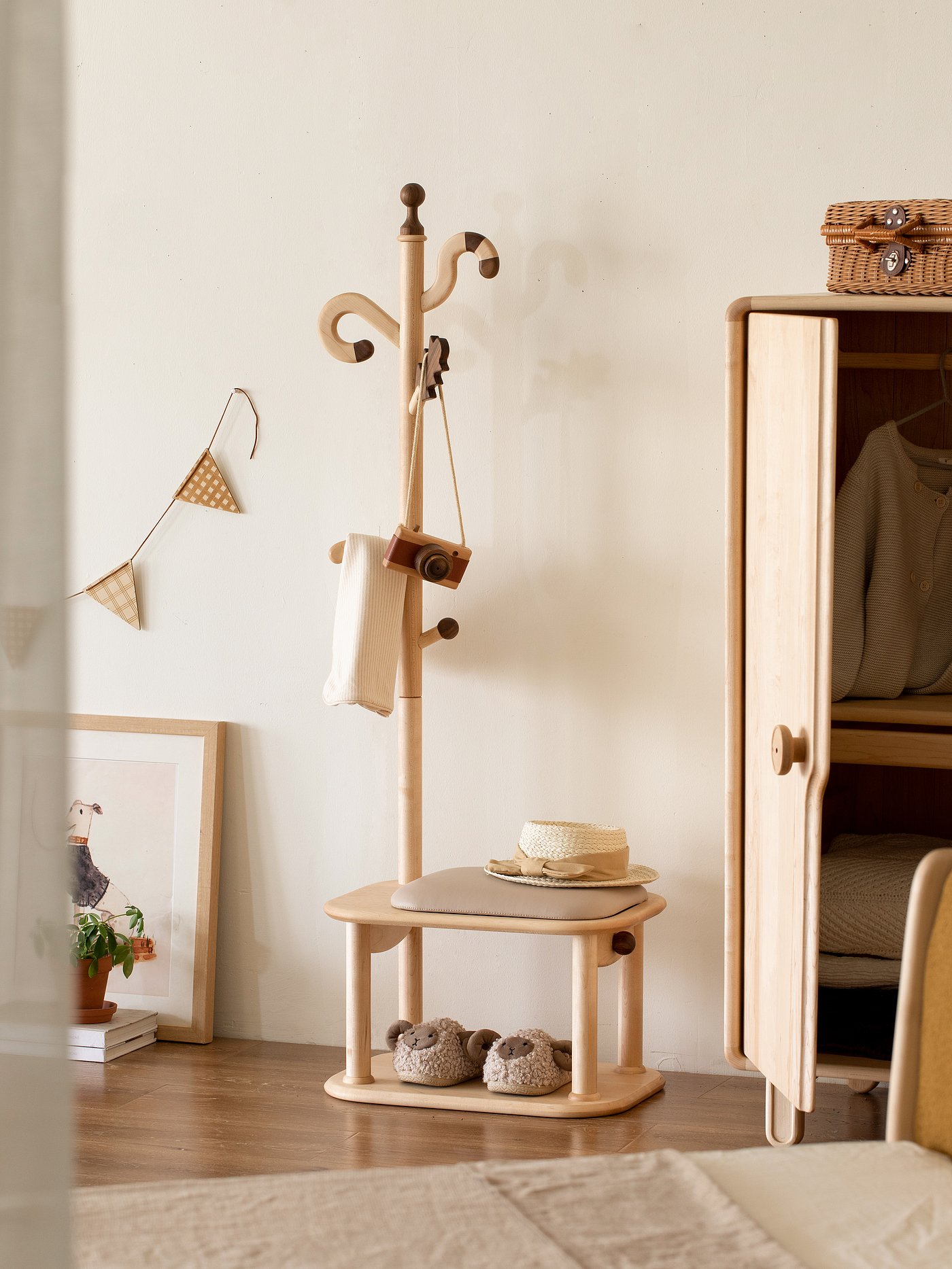Children's furniture，furniture design ，Original design，coat hanger，