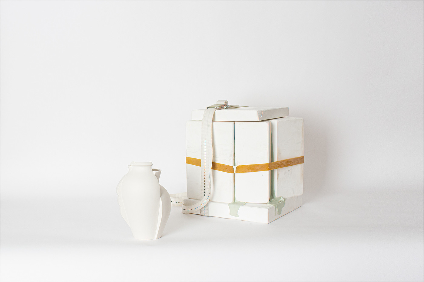 Ceramic products，workmanship，vase，