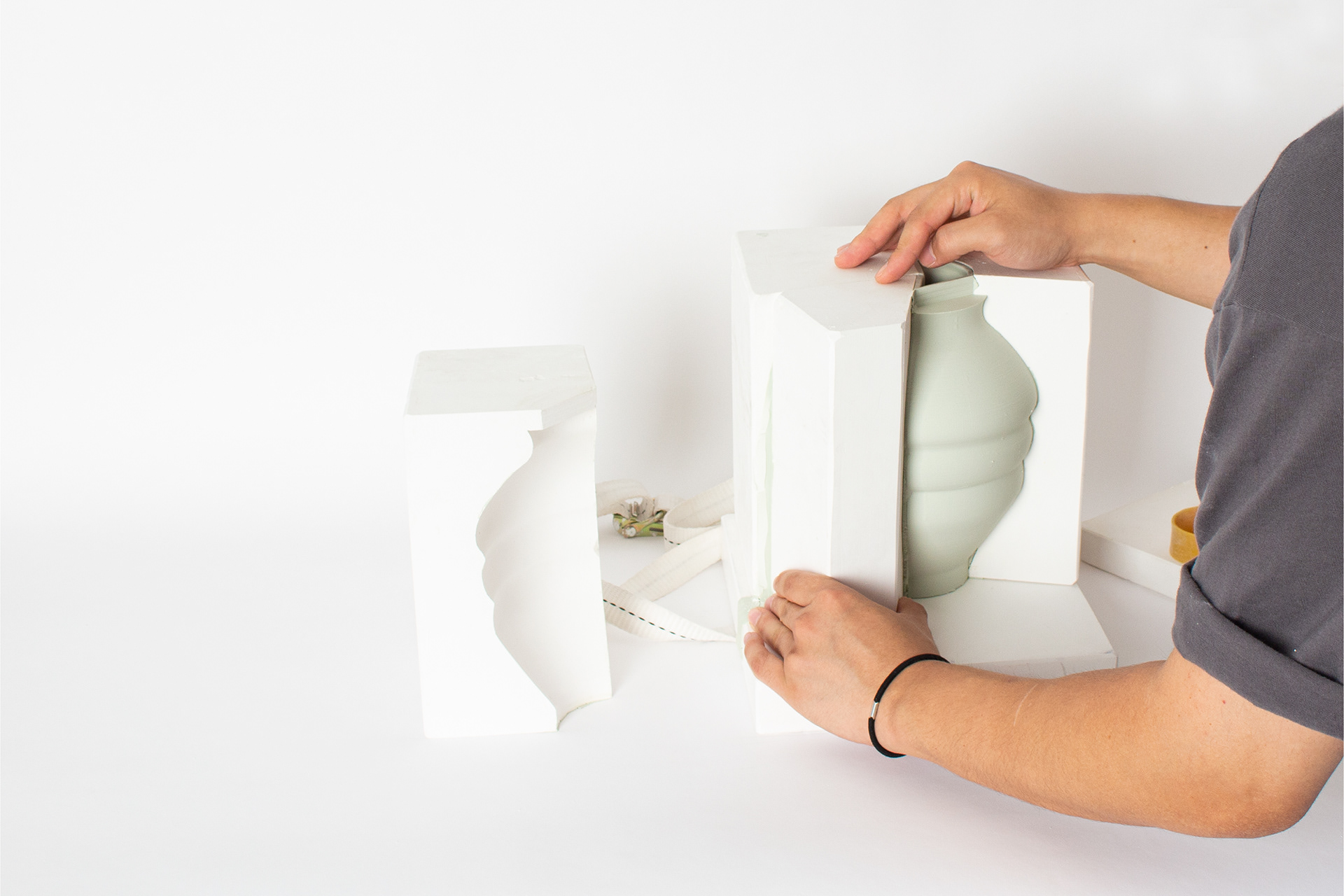 Ceramic products，workmanship，vase，