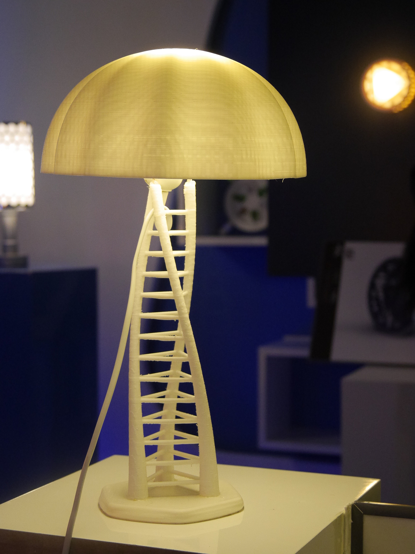 Lamp design，Lamp modeling，Lamp exhibition，Lamps course，Print lamp，