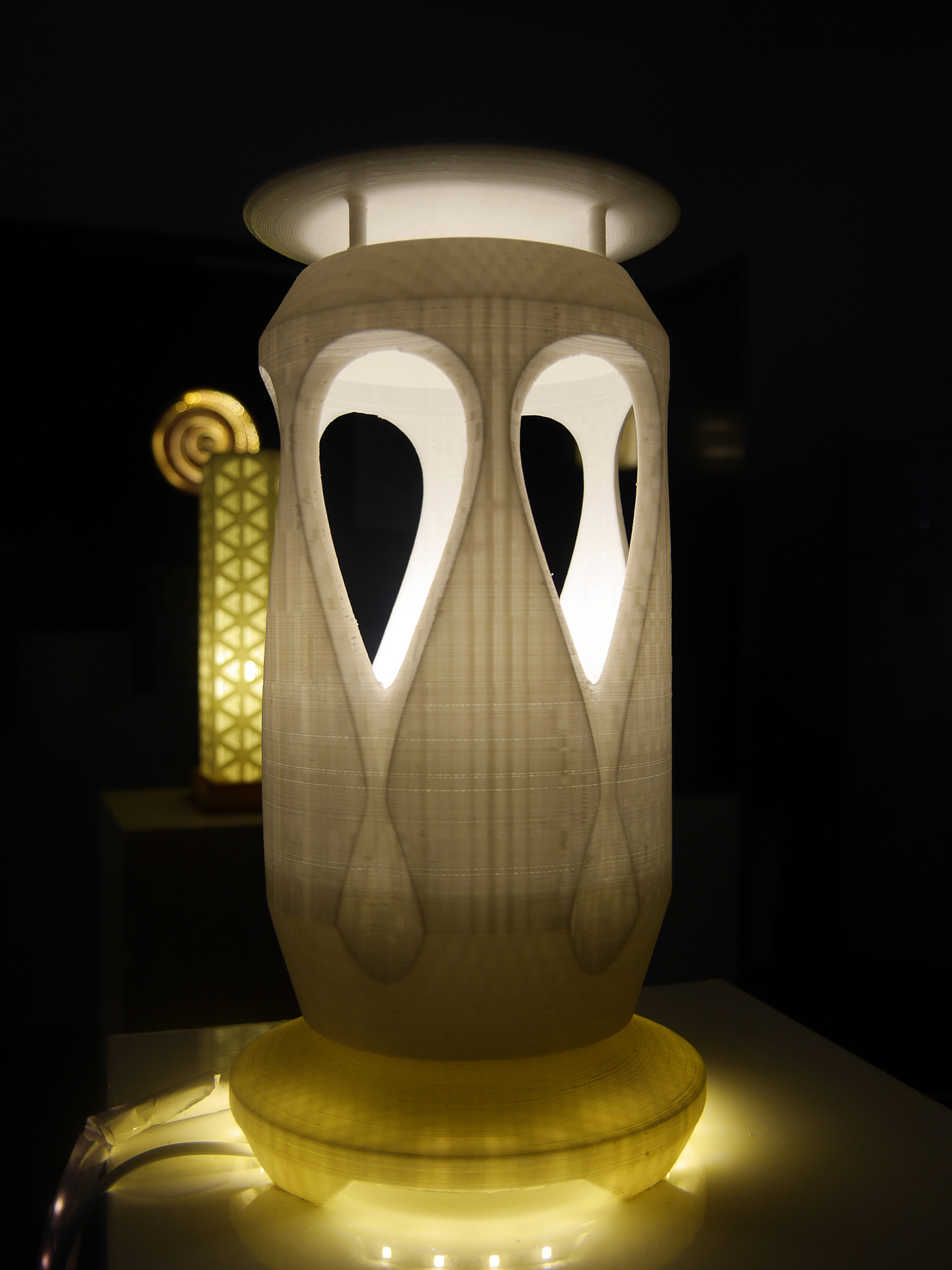 Lamp design，Lamp modeling，Lamp exhibition，Lamps course，Print lamp，