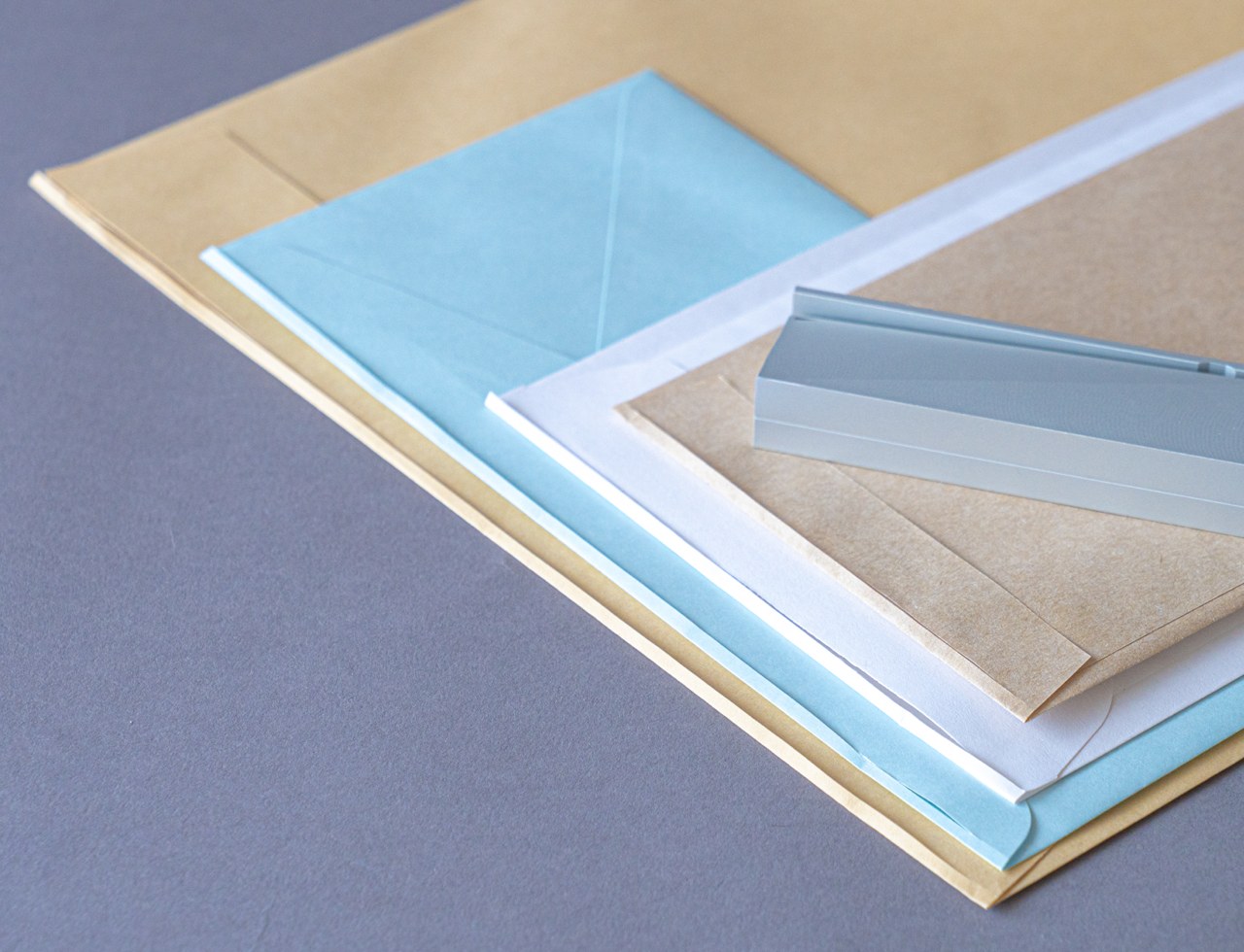 envelope，knife，cutting，