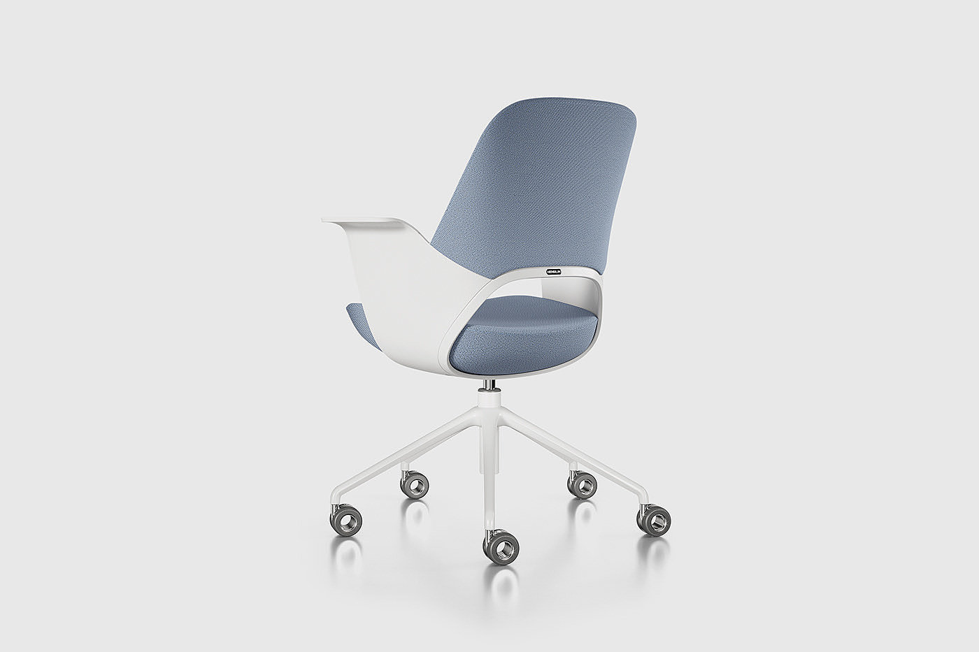 chair，to work in an office，life，family，