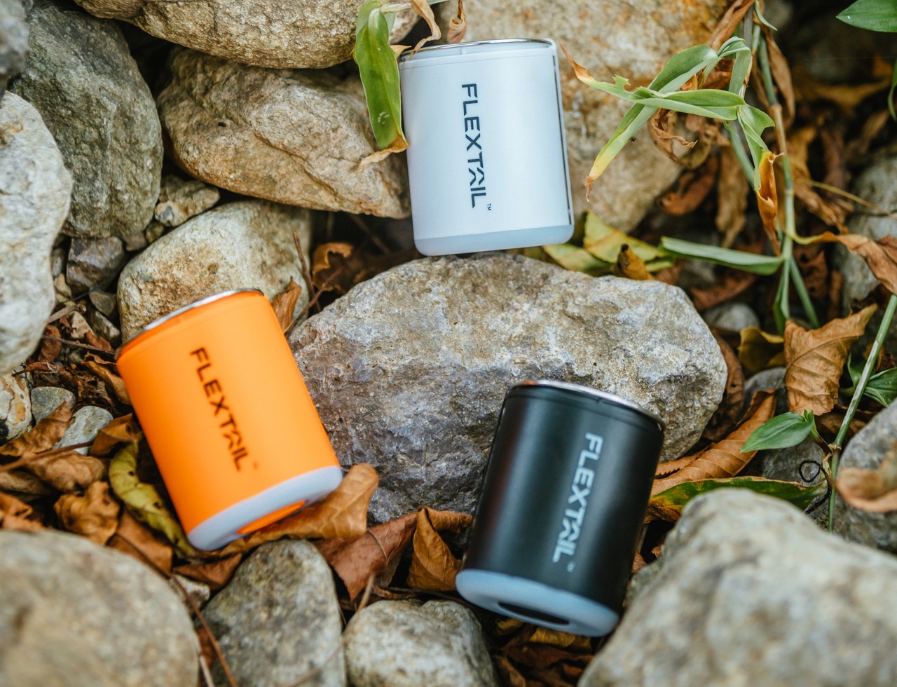 outdoors，tyre pump，lighting，