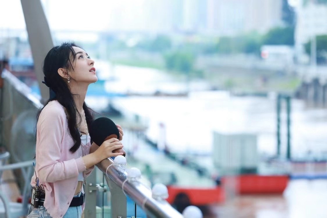 two thousand and twenty-two，Works of the Year，alarm clock，Wireless charging，iphone，