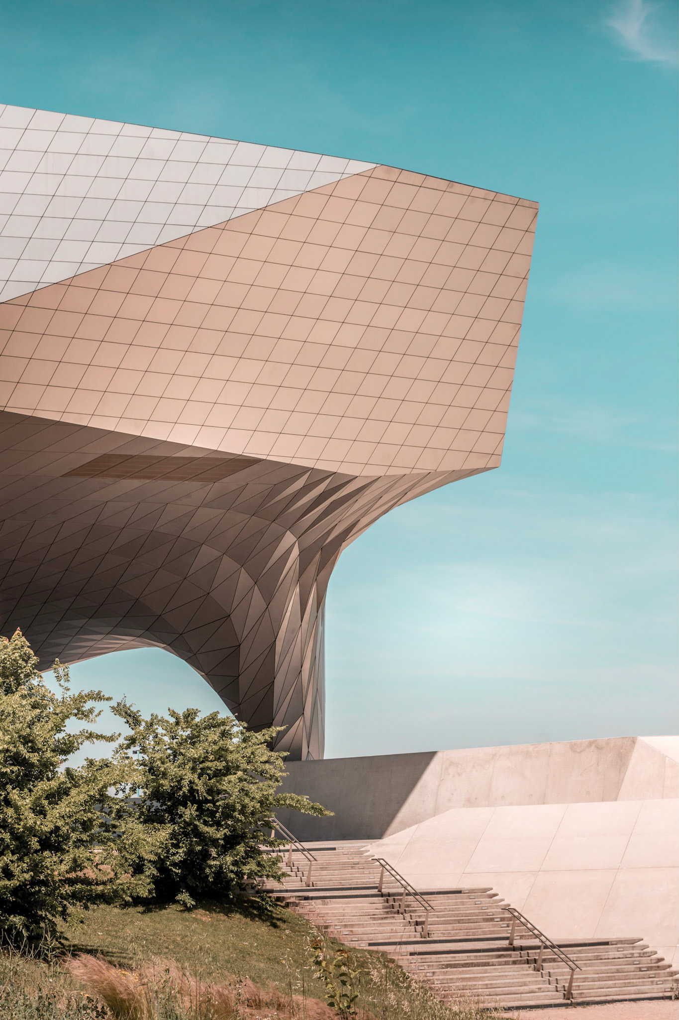 Pauline Daneirole，Futurland，Covid-19，Future world，Architectural design，deconstruction，stainless steel，Glass，