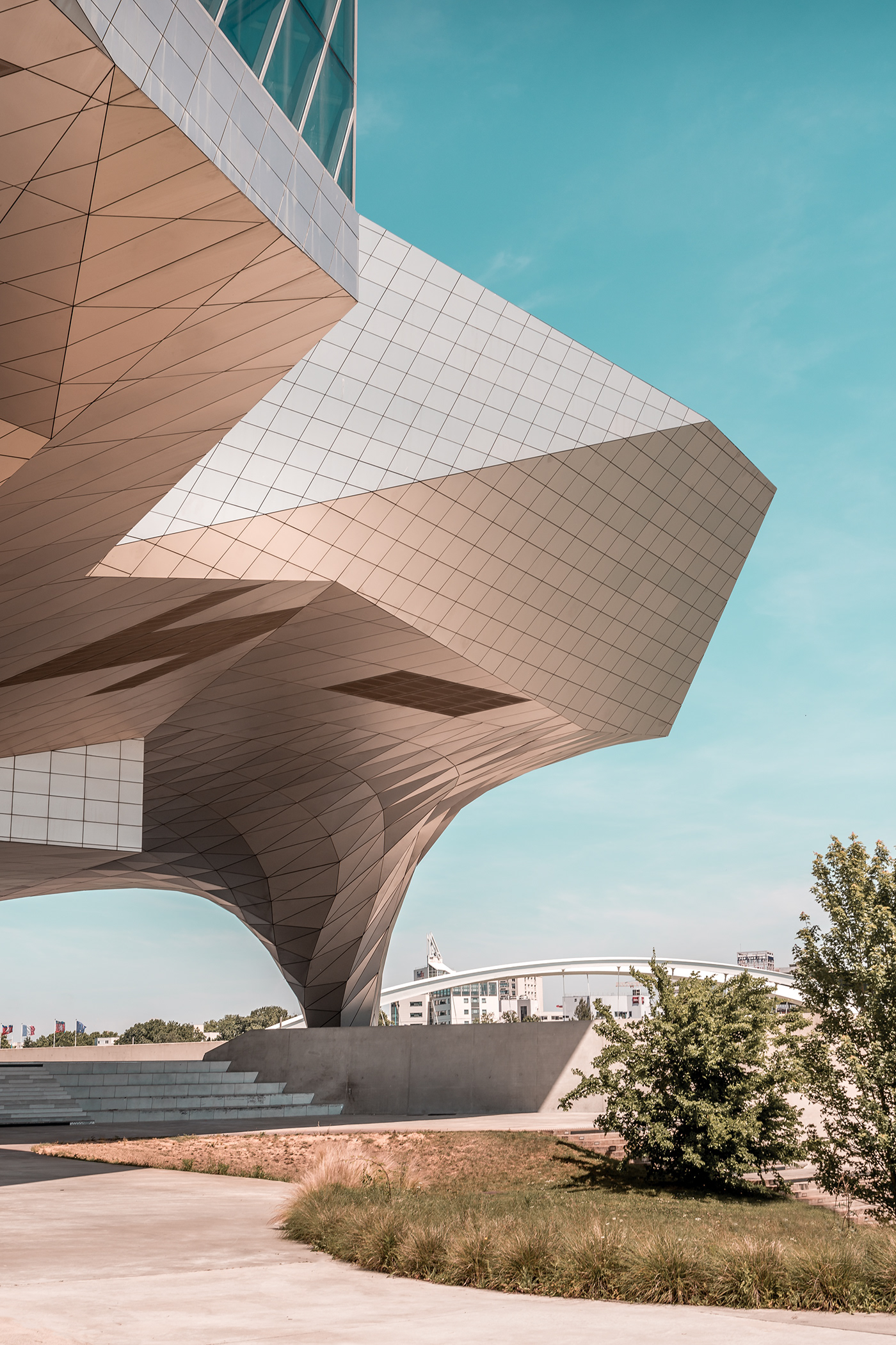 Pauline Daneirole，Futurland，Covid-19，Future world，Architectural design，deconstruction，stainless steel，Glass，