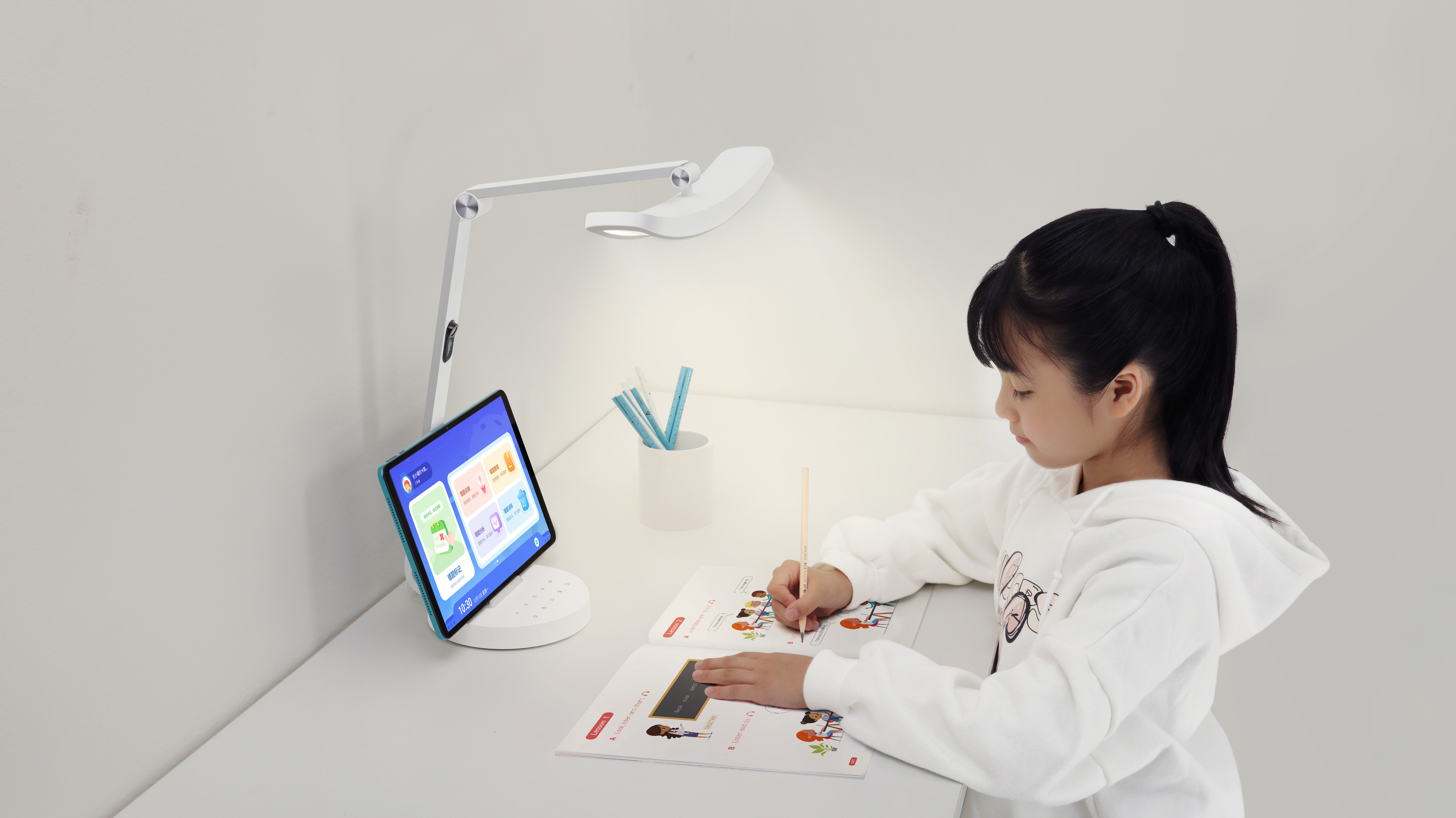 Desk lamp，lamp，Learning desk lamp，intelligence，Office desk lamp，Eye protection desk lamp，