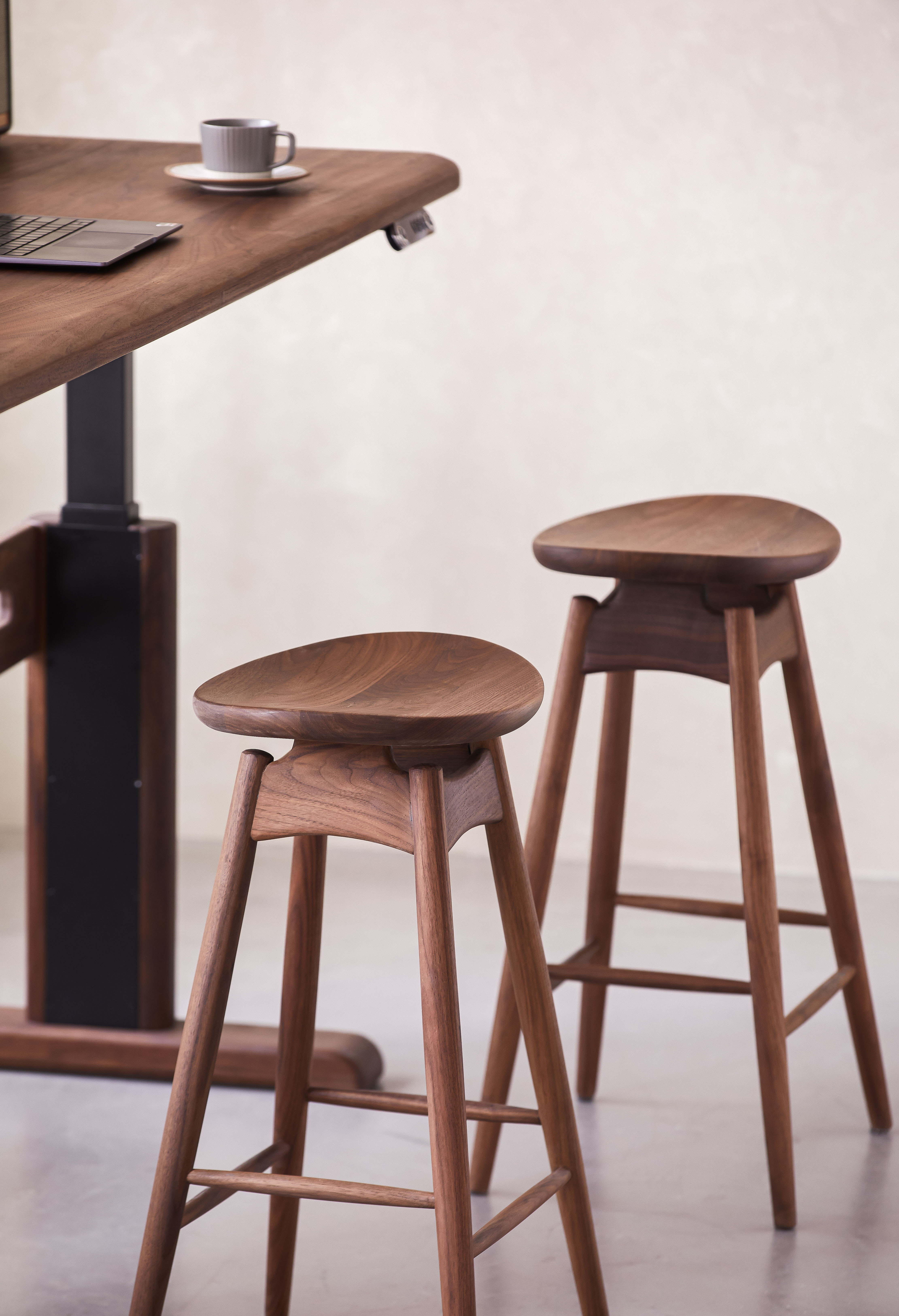 North American black walnut，furniture design ，chair，
