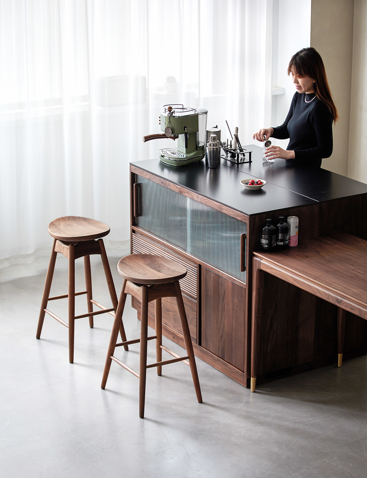 North American black walnut，furniture design ，chair，