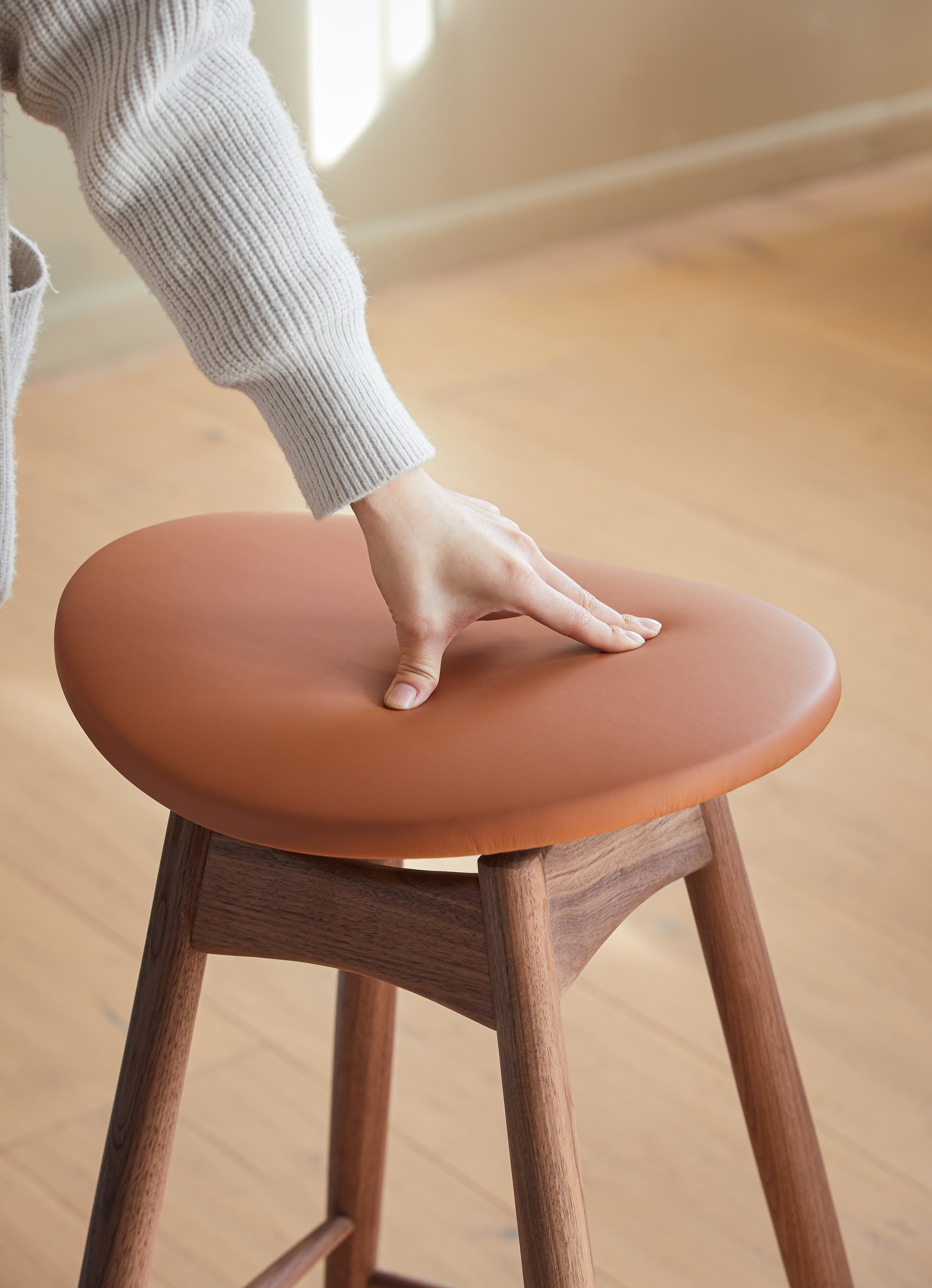 North American black walnut，furniture design ，chair，