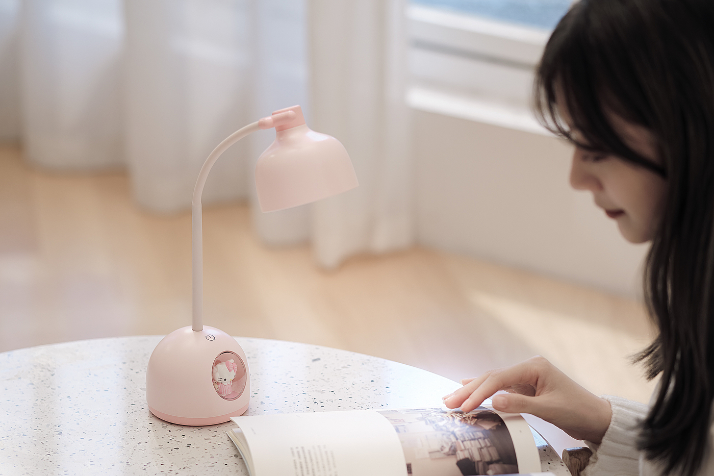 Hello Kitty，Small desk lamp，Shenzhen，shot，