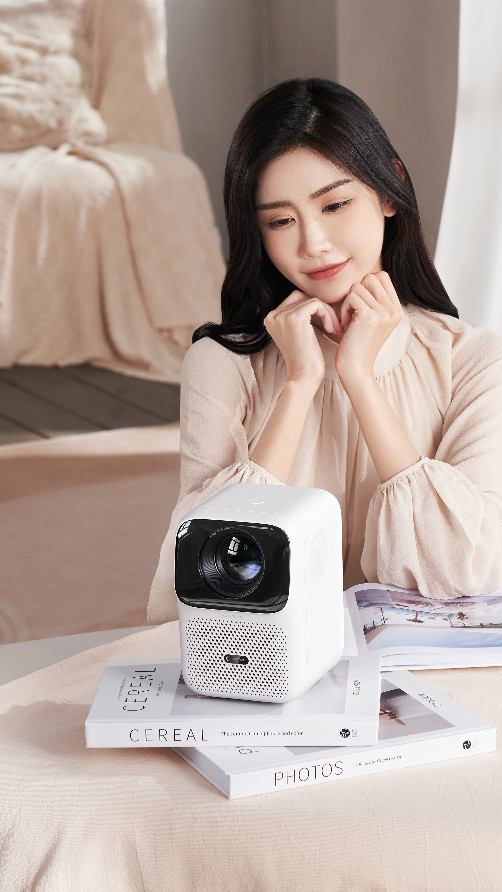 Projectors, Watching Movies, Happiness，