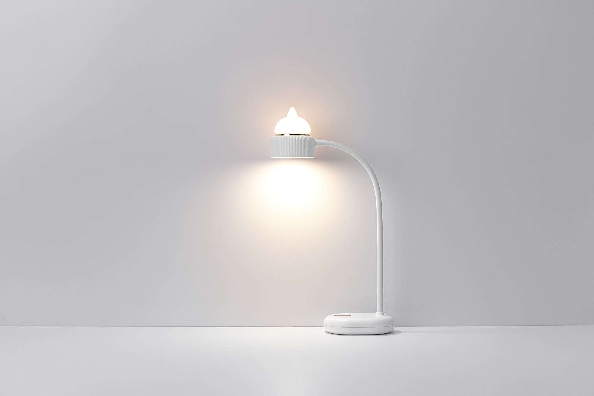 Small desk lamp，Night light，Atmosphere lamp，Bedside lamp，Shenzhen，