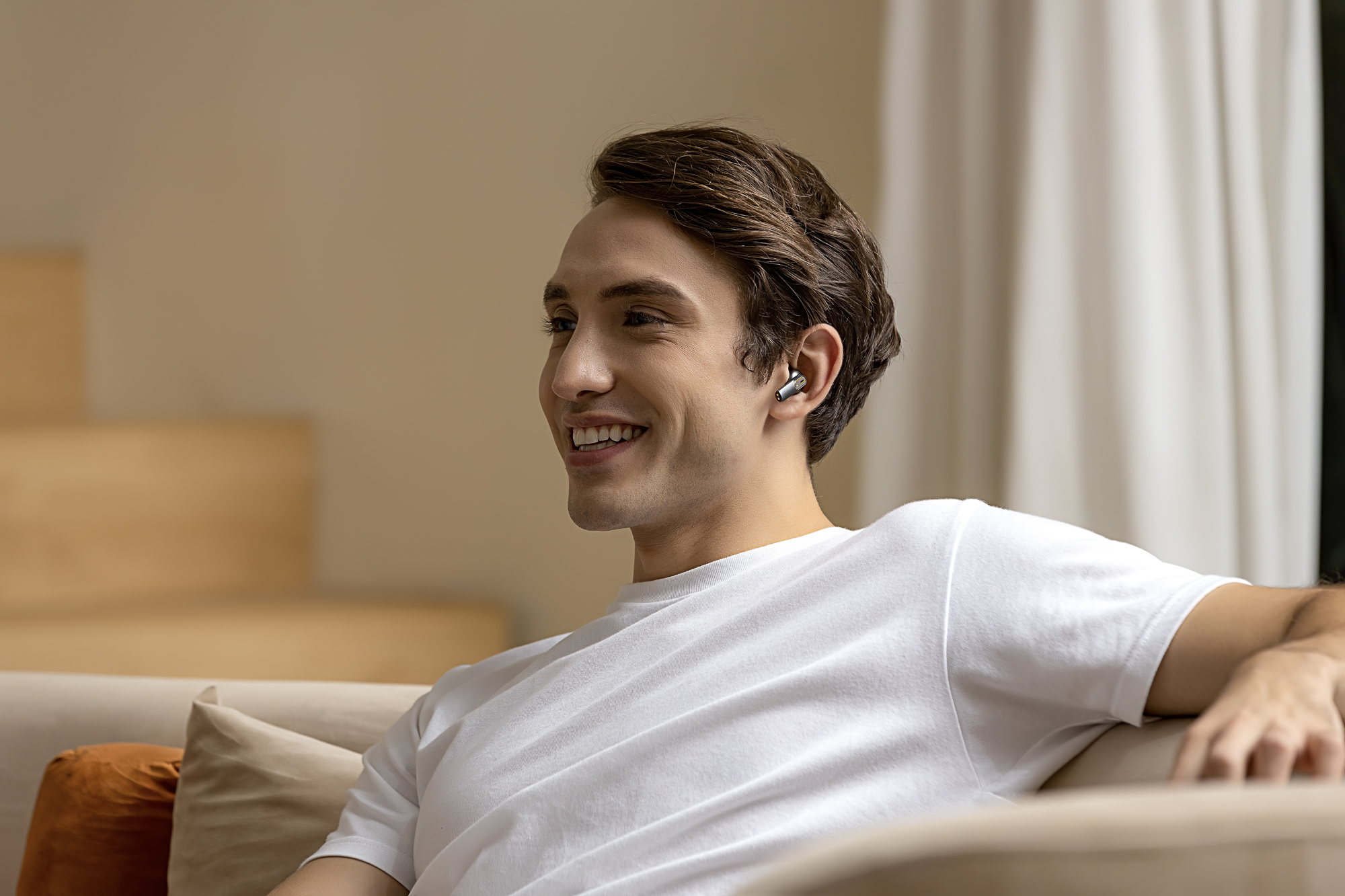 yobybo，Bluetooth，headset，model，Shenzhen，shot，