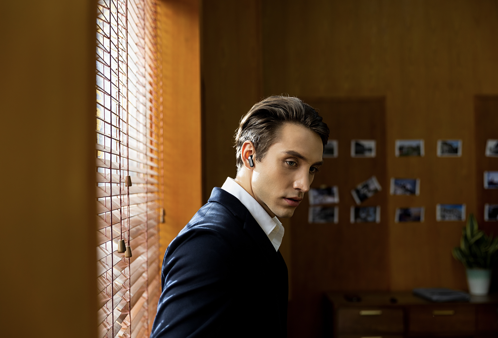 yobybo，Bluetooth，headset，model，Shenzhen，shot，