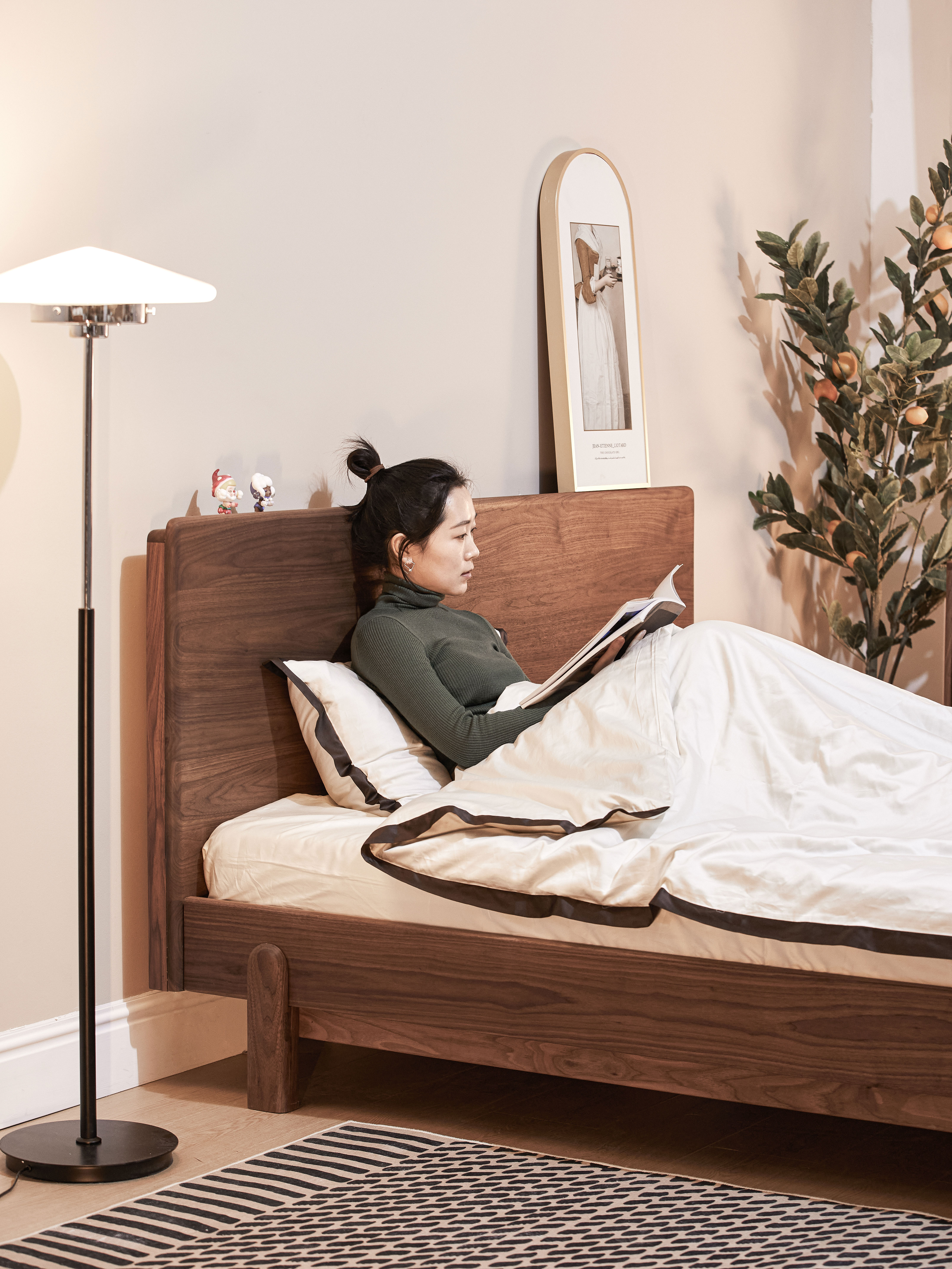 Solid wood bed，North American black walnut，furniture design ，Bedroom decoration，