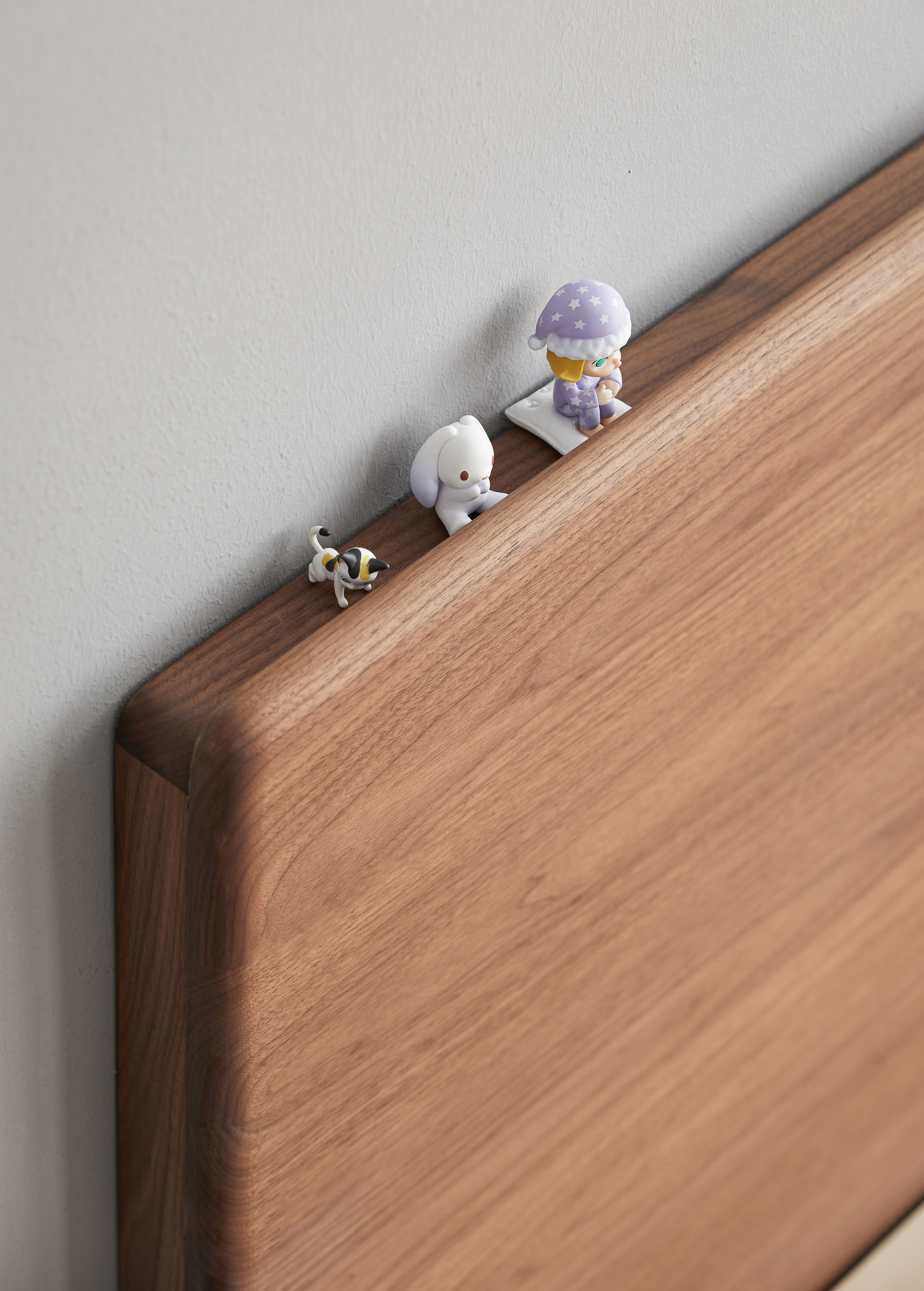 Solid wood bed，North American black walnut，furniture design ，Bedroom decoration，