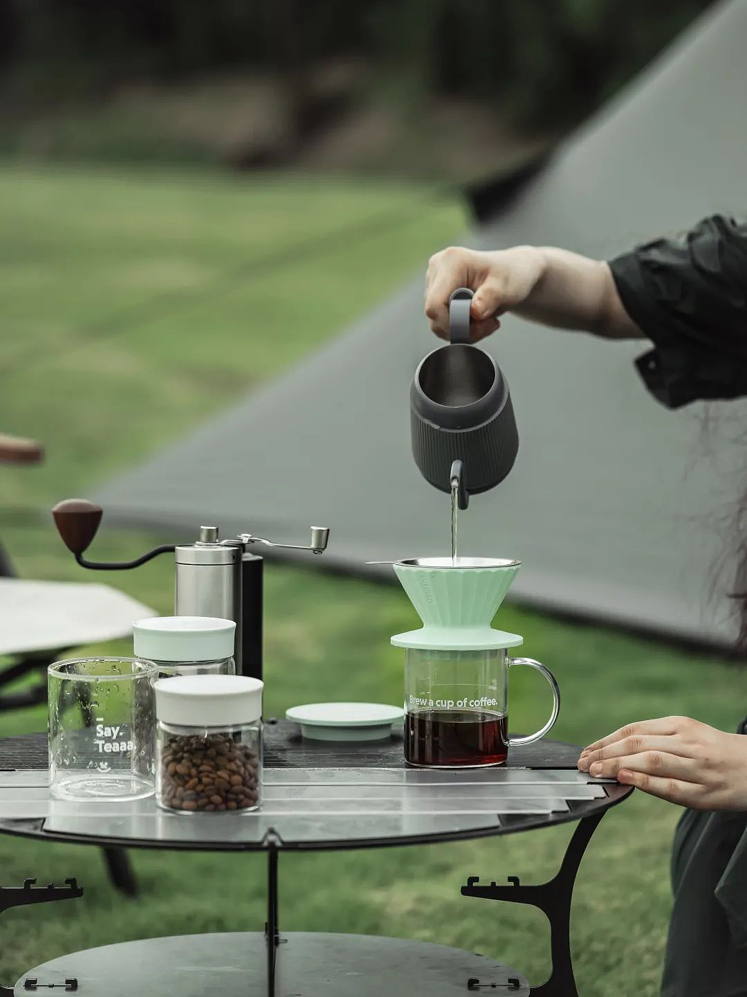 industrial design，product design，household electrical appliances，Make coffee by hand，Coffee filter cup，