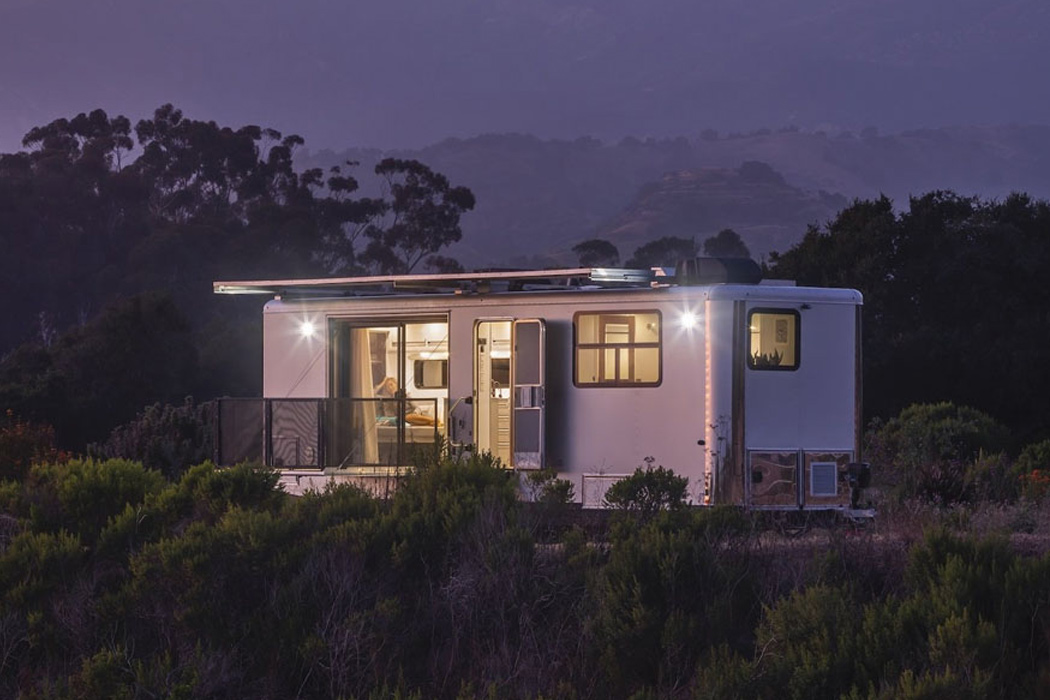 trailer，solar energy，Lithium atom battery，