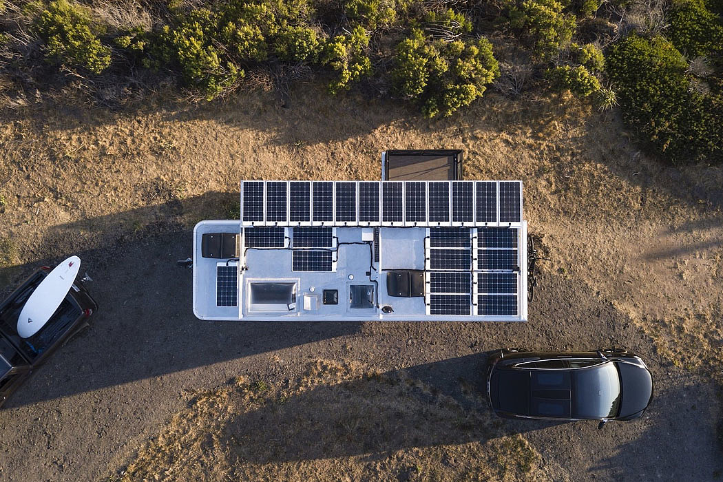 trailer，solar energy，Lithium atom battery，