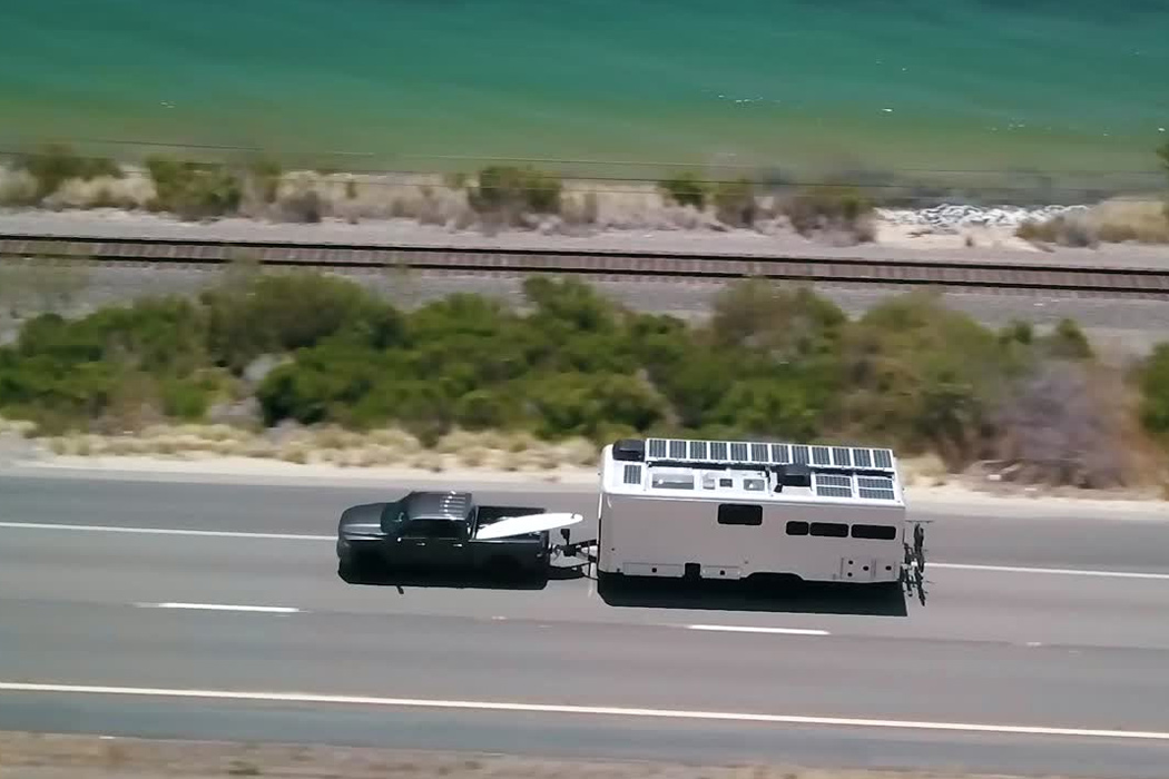 trailer，solar energy，Lithium atom battery，