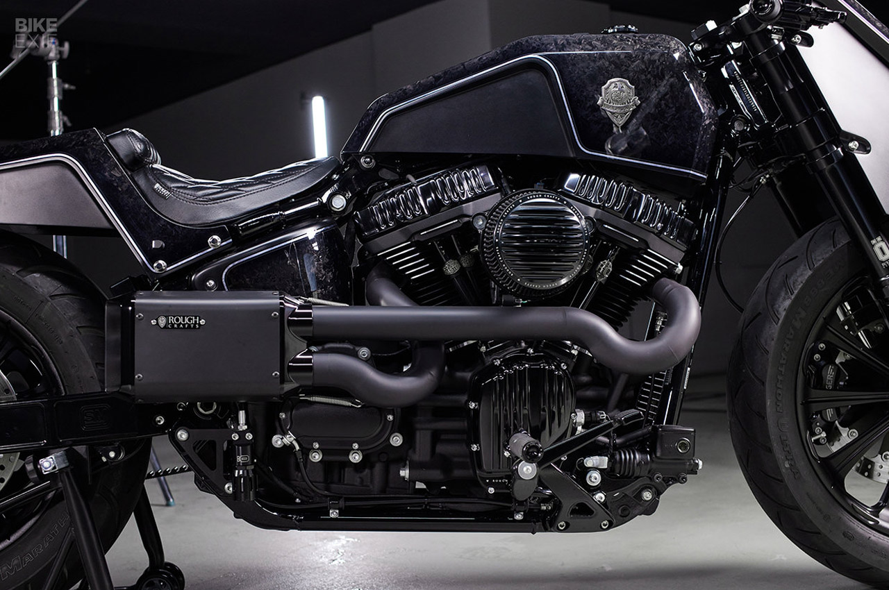 motorcycle，vehicle，