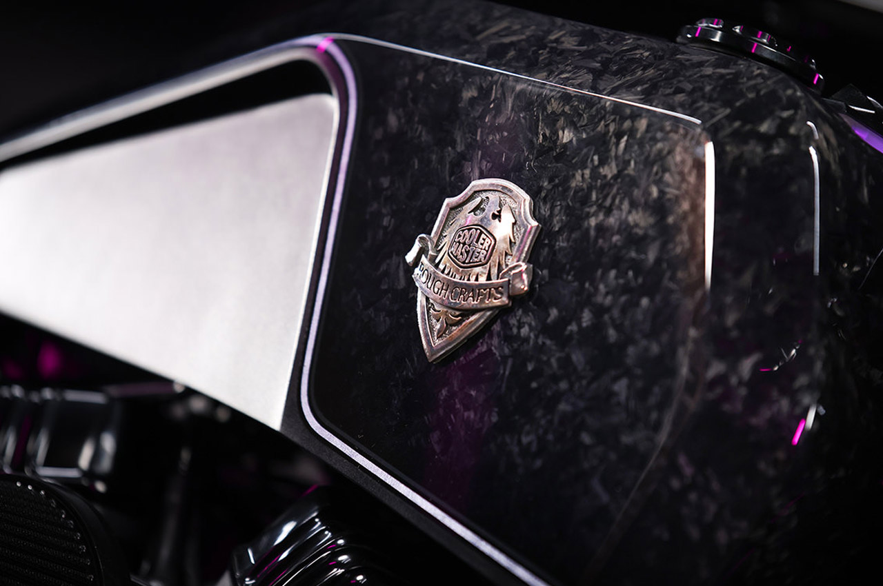 motorcycle，vehicle，