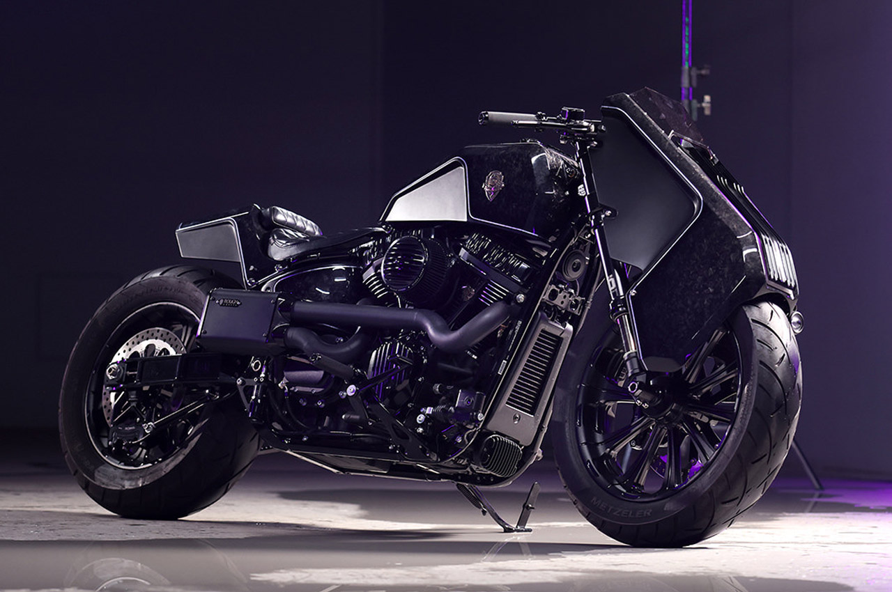 motorcycle，vehicle，