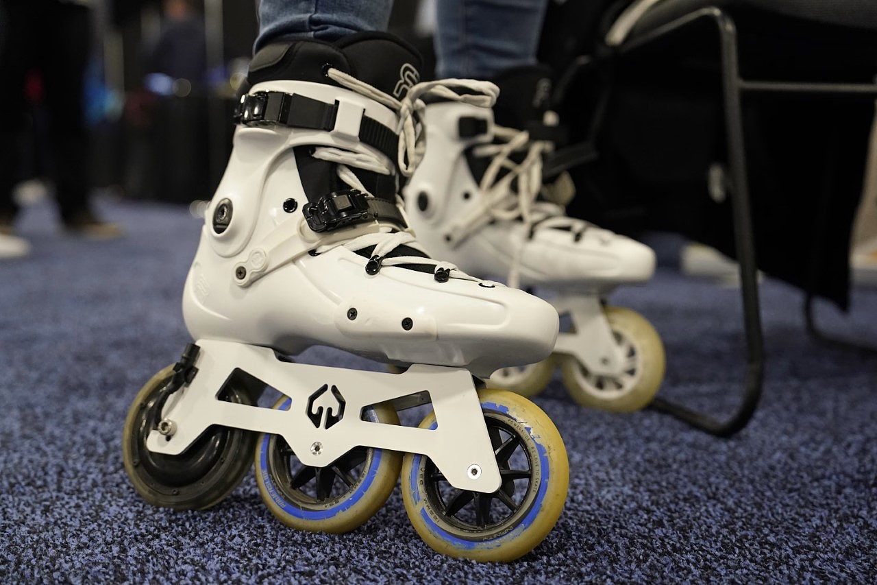 Electric，Roller skating shoes，AtmosGear，